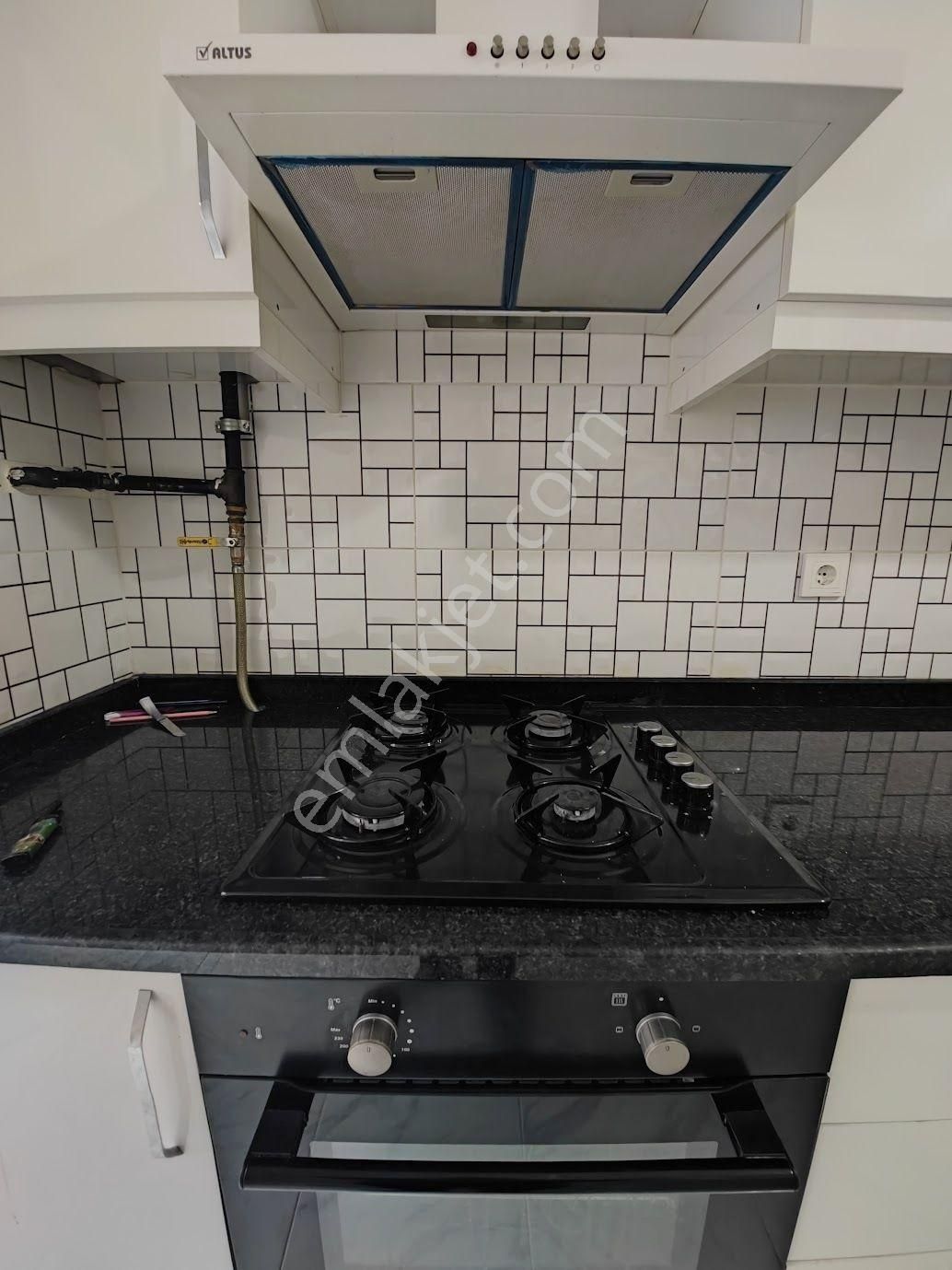 Yıldız Emlaktan Metro E5 Yakını Otoparklı 90m2 2+1 Kiralık Daire - Görsel 8