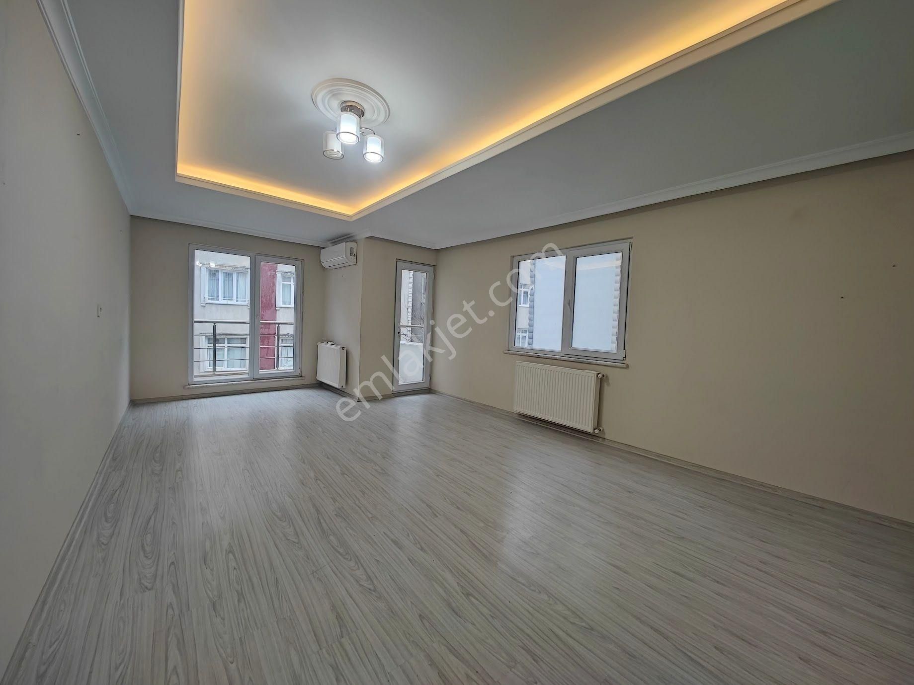 Yıldız Emlaktan Metro E5 Yakını Otoparklı 90m2 2+1 Kiralık Daire - Görsel 4