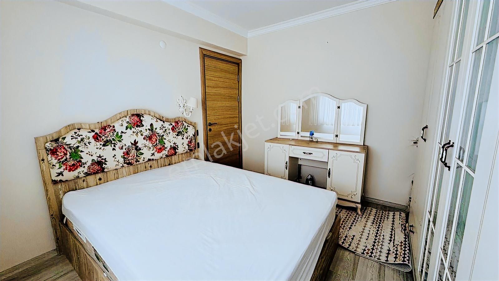 Foça Kazım Dirik Mah. Eşyalı Kiralık 3+1 Kapalı Mutfaklı Daire - Görsel 30