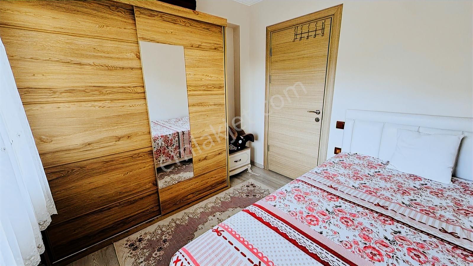 Foça Kazım Dirik Mah. Eşyalı Kiralık 3+1 Kapalı Mutfaklı Daire - Görsel 26
