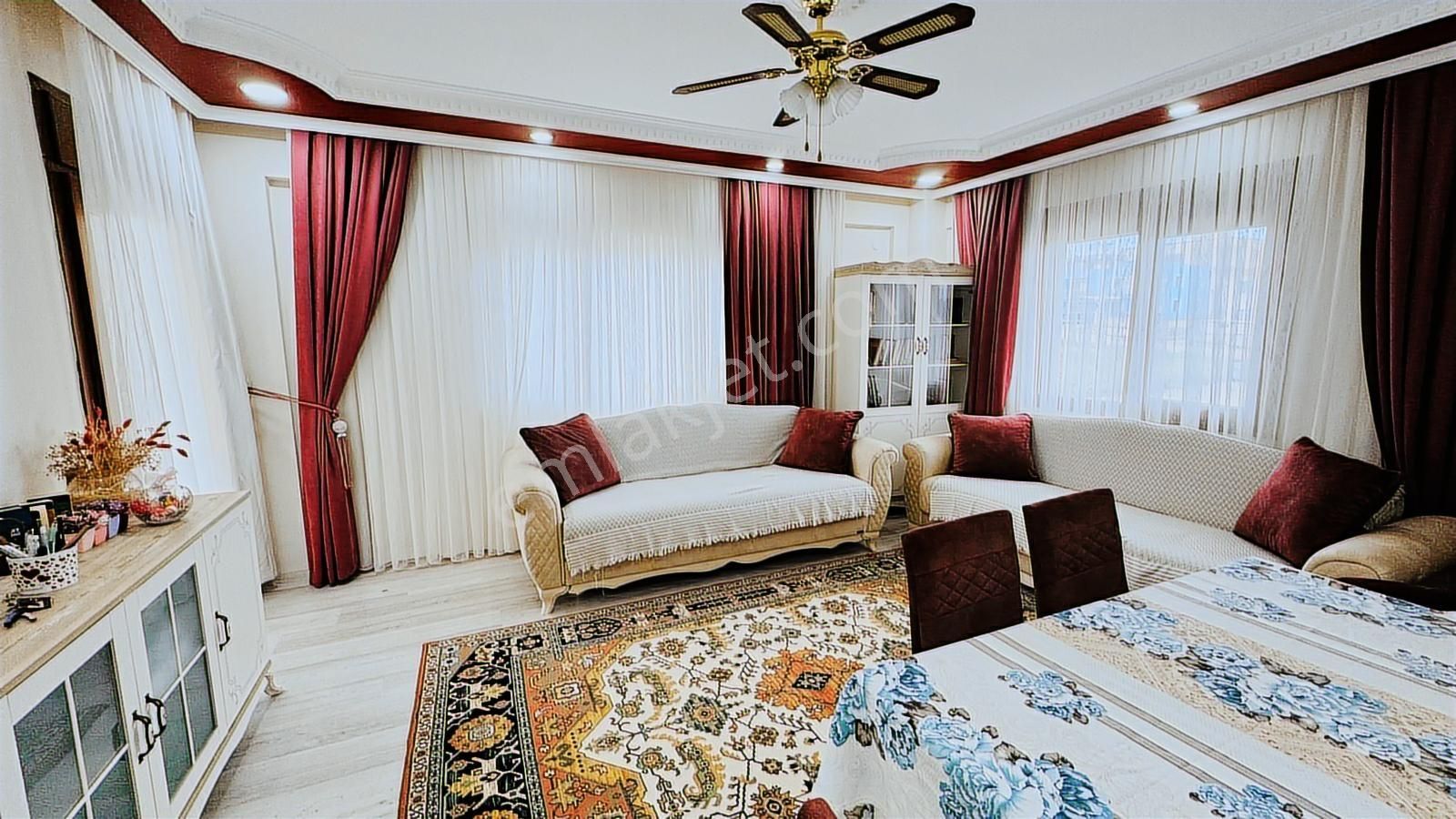 Foça Kazım Dirik Mah. Eşyalı Kiralık 3+1 Kapalı Mutfaklı Daire - Görsel 2