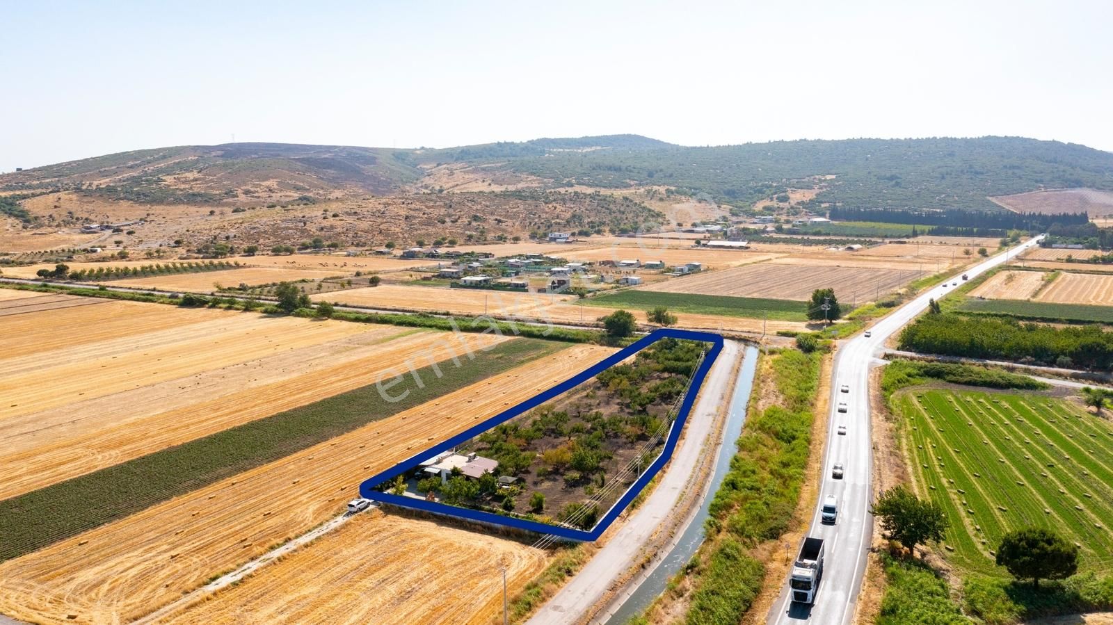 Helvacı Foça-izmir Karayolu Üzeri Satılık Tarla Ve Bağ Evi - Görsel 31