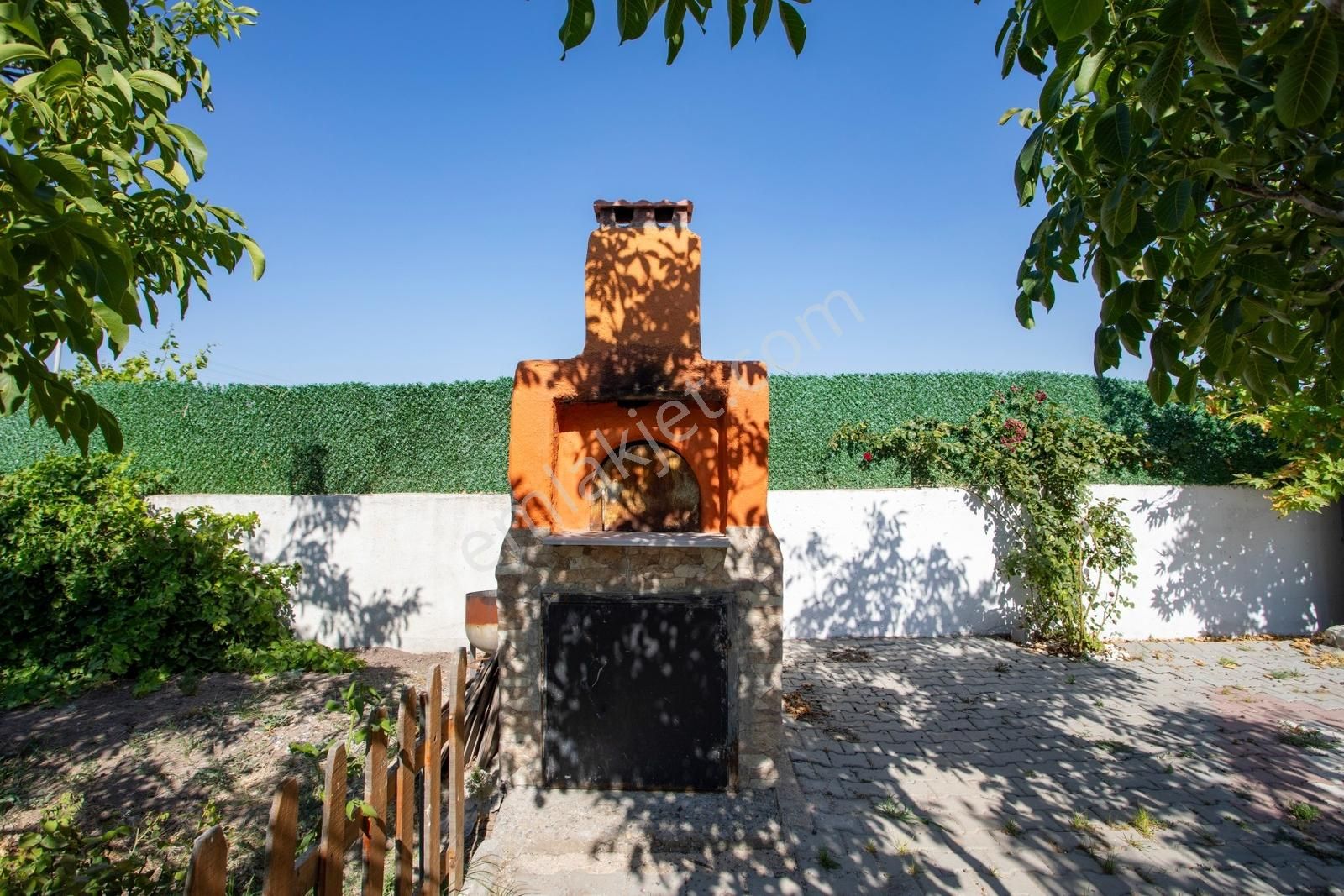 Helvacı Foça-izmir Karayolu Üzeri Satılık Tarla Ve Bağ Evi - Görsel 11