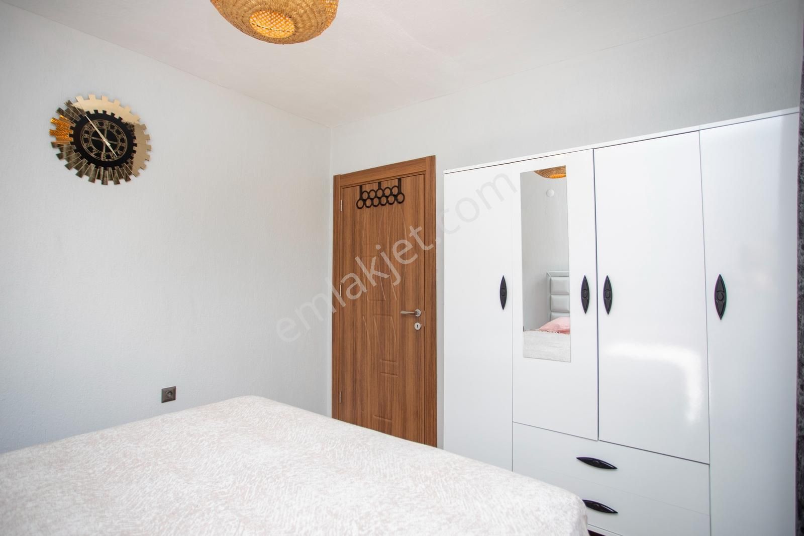 Helvacı Foça-izmir Karayolu Üzeri Satılık Tarla Ve Bağ Evi - Görsel 19