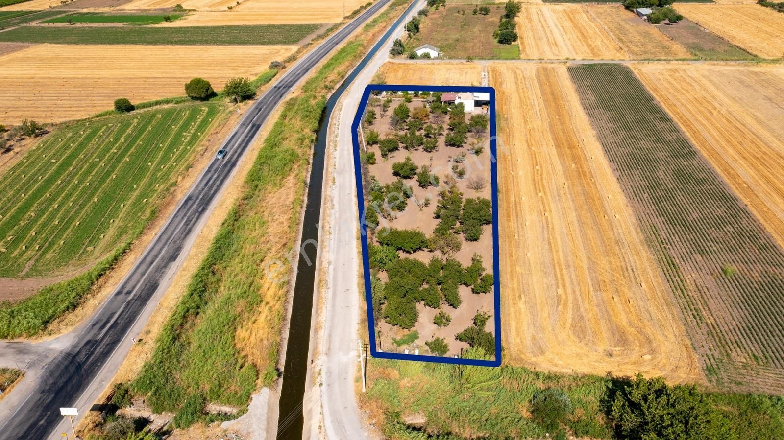 Helvacı Foça-izmir Karayolu Üzeri Satılık Tarla Ve Bağ Evi - Görsel 18