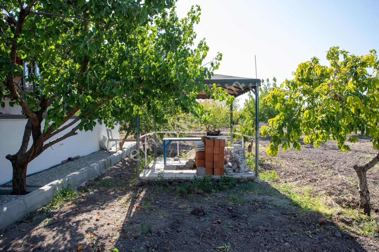 Helvacı Foça-izmir Karayolu Üzeri Satılık Tarla Ve Bağ Evi - Görsel 24
