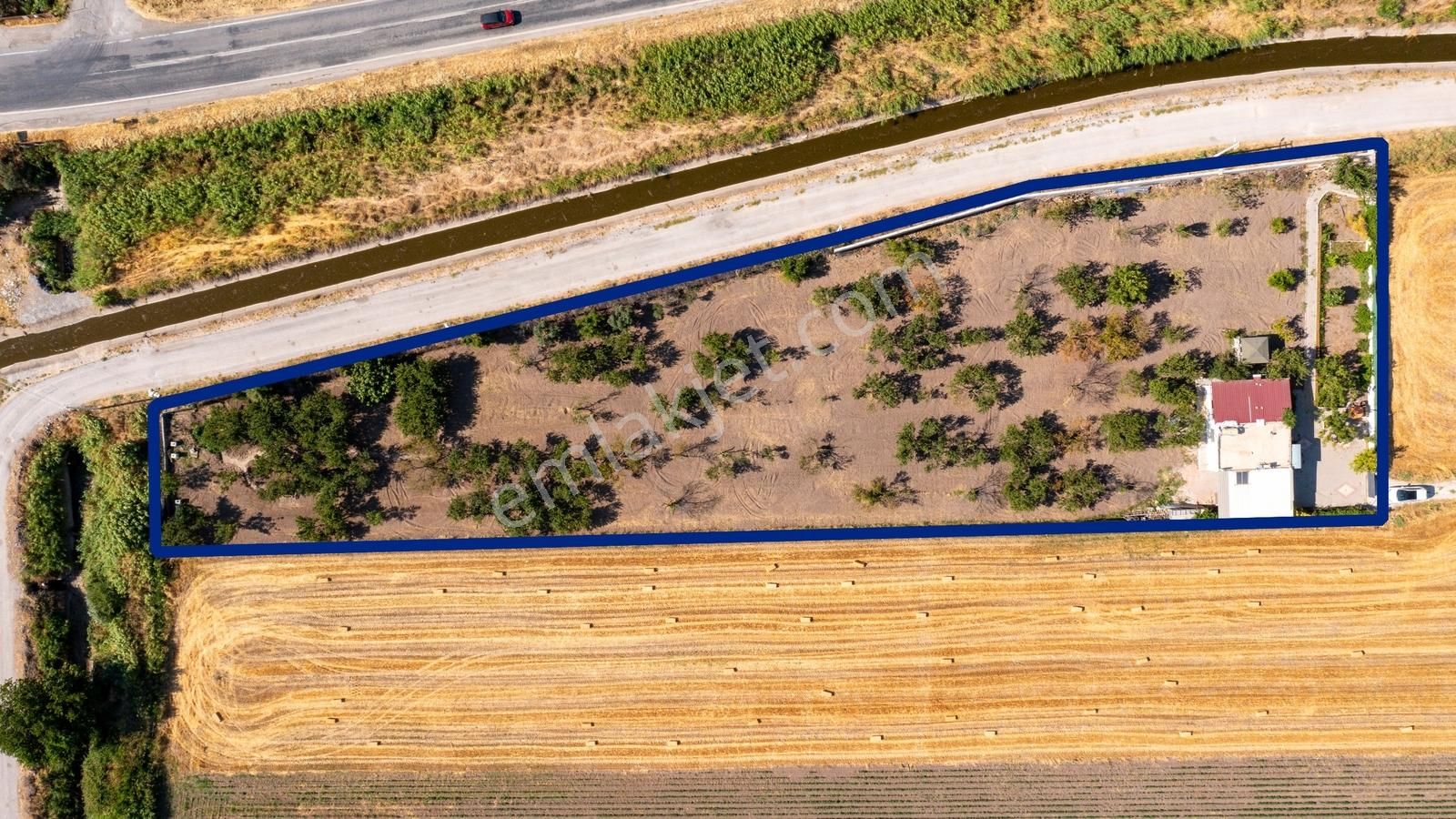 Helvacı Foça-izmir Karayolu Üzeri Satılık Tarla Ve Bağ Evi - Görsel 26