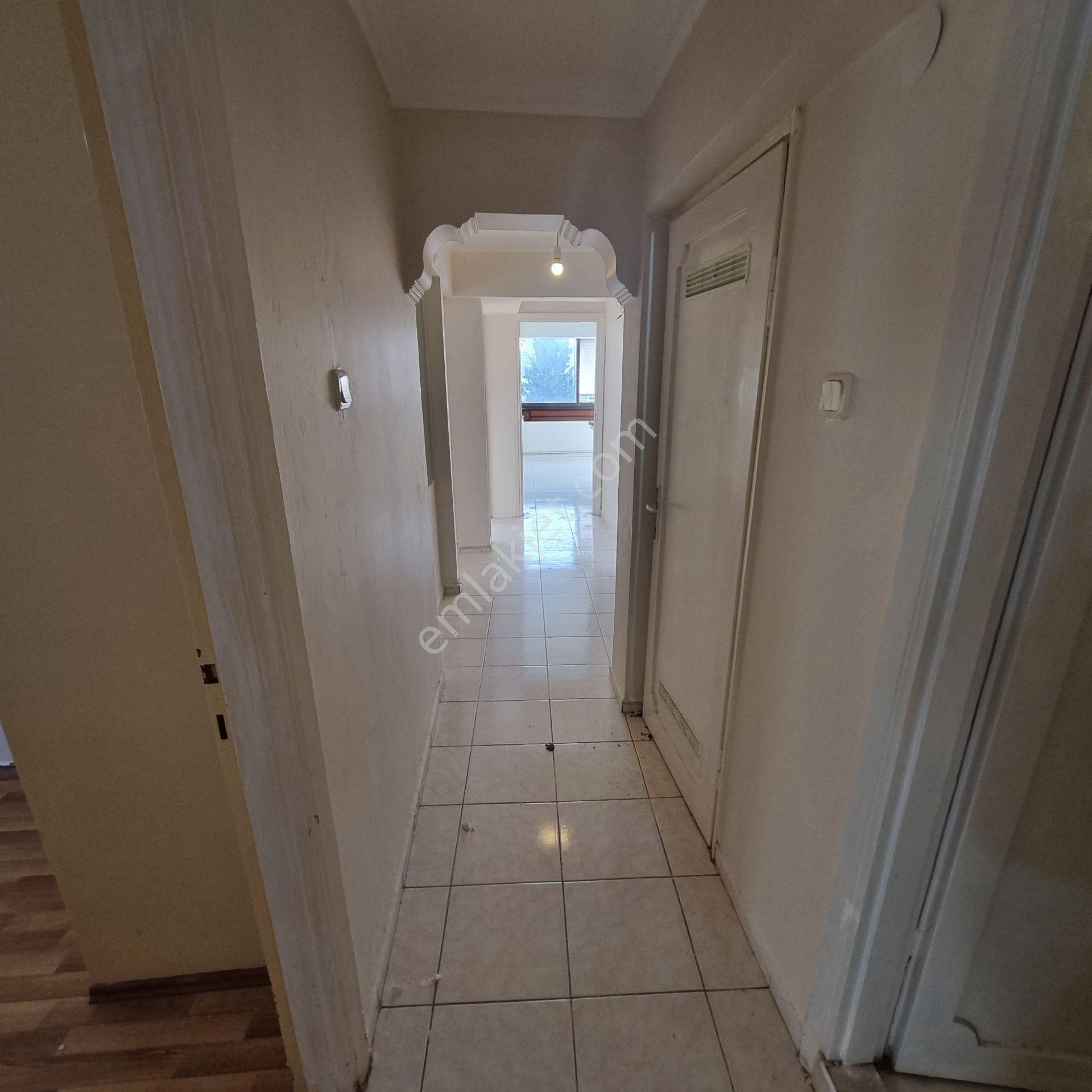 Bostanlı Mahallesi’nde Merkezi Konumda Kiralık 3+1 Daire - Görsel 27
