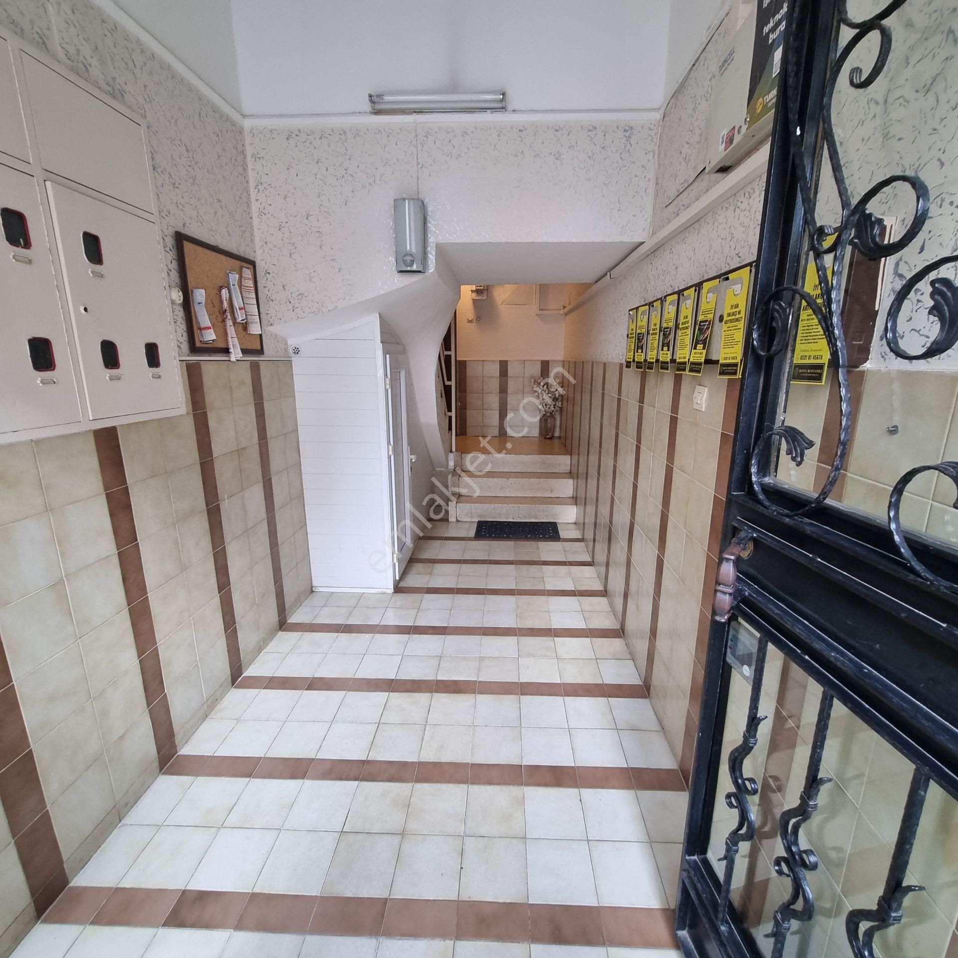 Bostanlı Mahallesi’nde Merkezi Konumda Kiralık 3+1 Daire - Görsel 2
