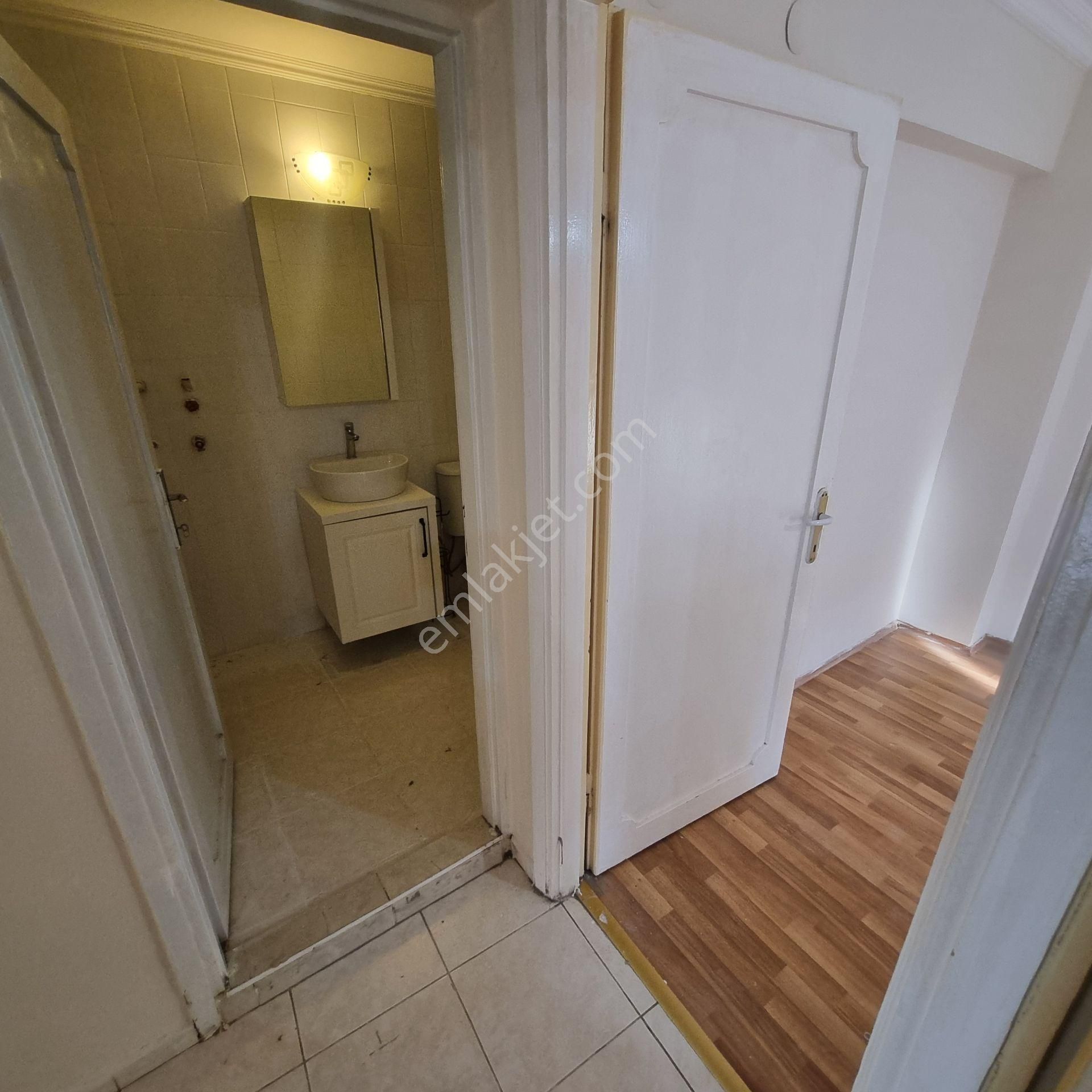 Bostanlı Mahallesi’nde Merkezi Konumda Kiralık 3+1 Daire - Görsel 18