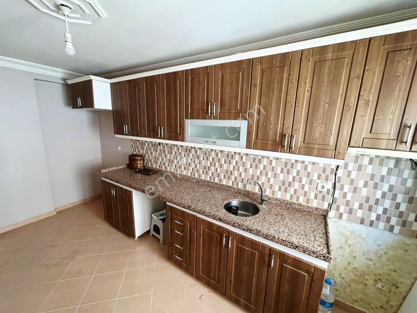 Çok Geniş Ve Kullanışlı Mtro Yakını 3+1 Dubleks