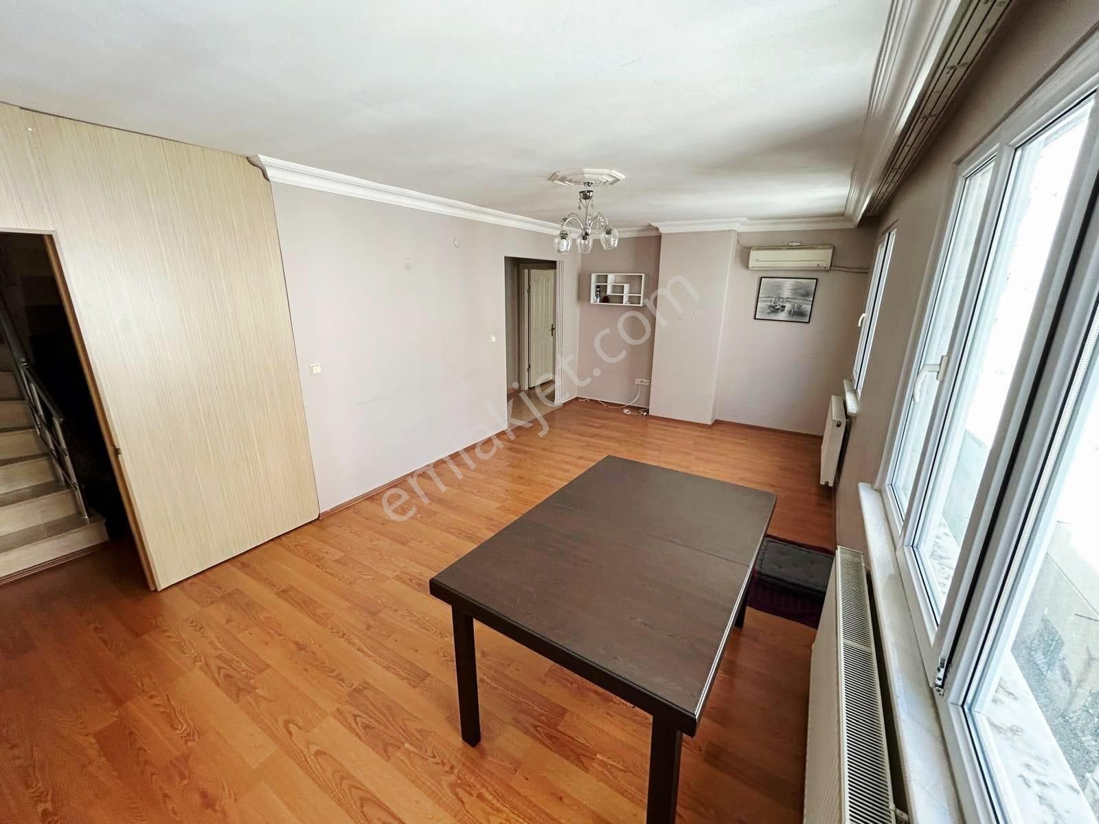 Çok Geniş Ve Kullanışlı Mtro Yakını 3+1 Dubleks - Görsel 10