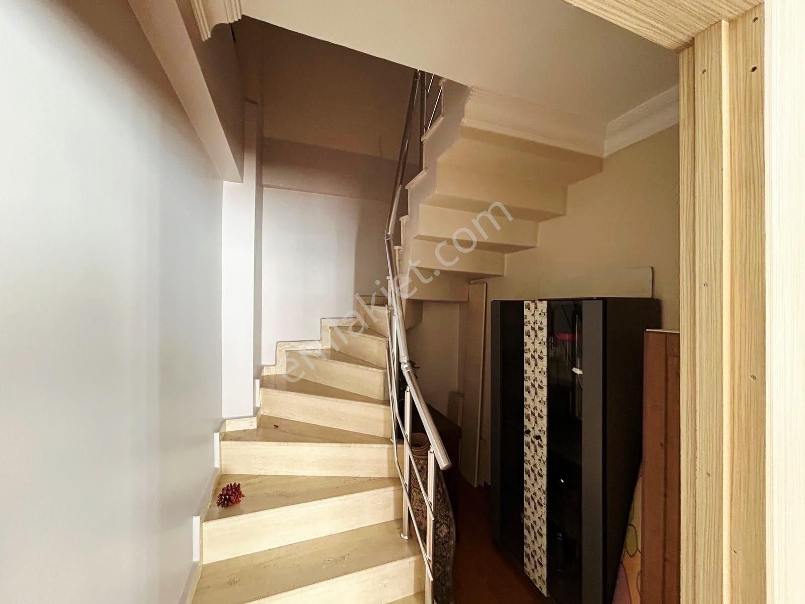 Çok Geniş Ve Kullanışlı Mtro Yakını 3+1 Dubleks - Görsel 16