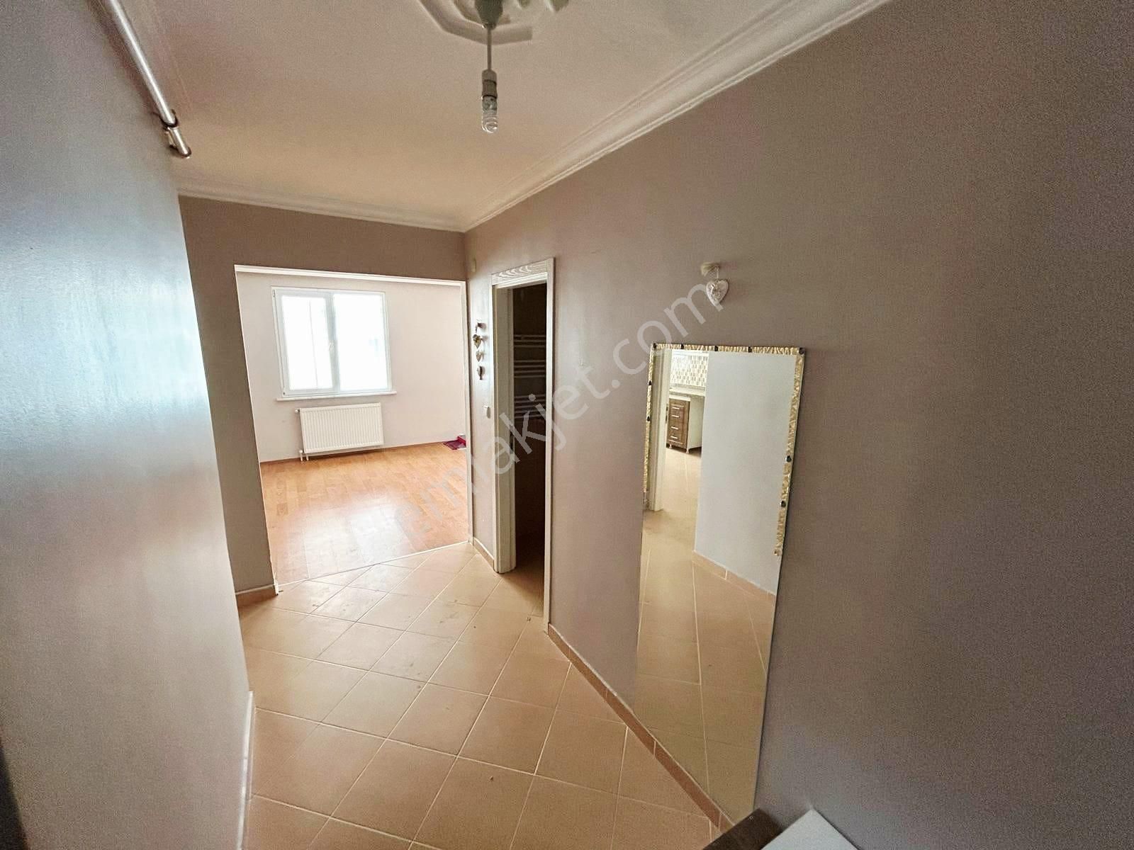 Çok Geniş Ve Kullanışlı Mtro Yakını 3+1 Dubleks - Görsel 4