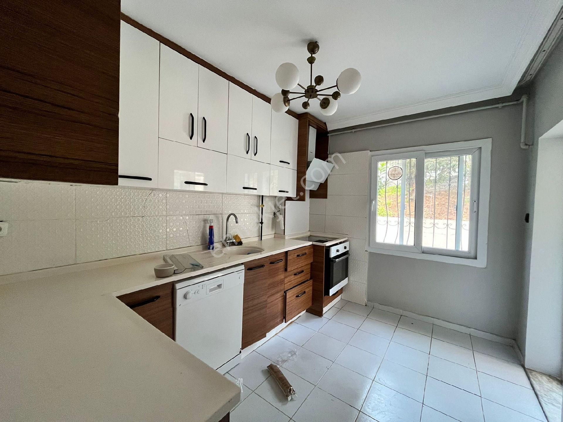 Kadınlar Denizinde Site İçi, Komple Tadilatlı 3+1 Daire Doğalgazlı - Görsel 23