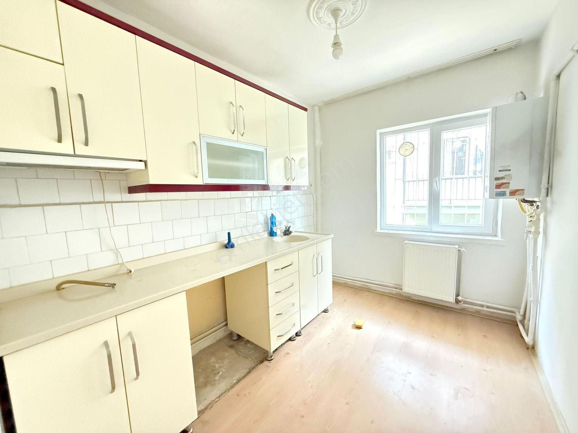 Şafak'tan Faik Erbağı Okulu Yanı 3+1 Ön-güney Cephe Y.giriş Acil