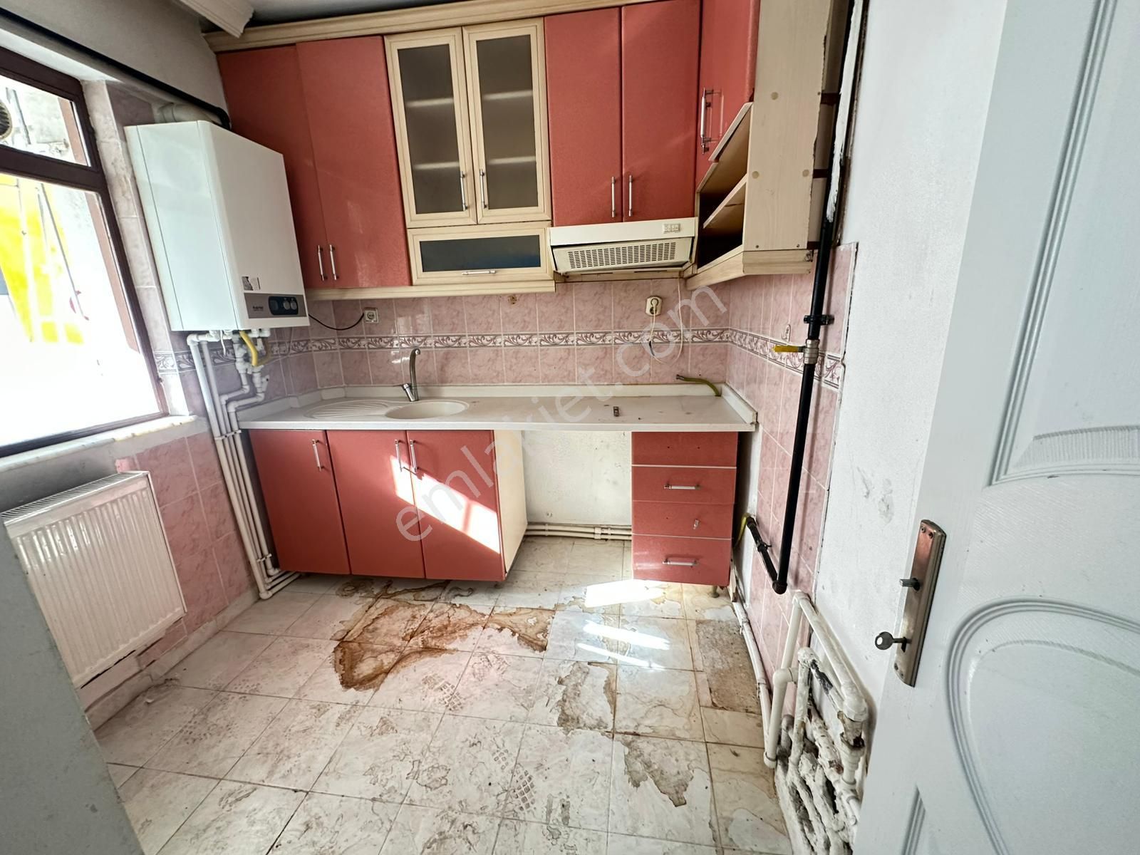 Yunus Emre Cad. Mantolamalı Bina 3+1 Bağımsız Oturuma Hazır - Görsel 13