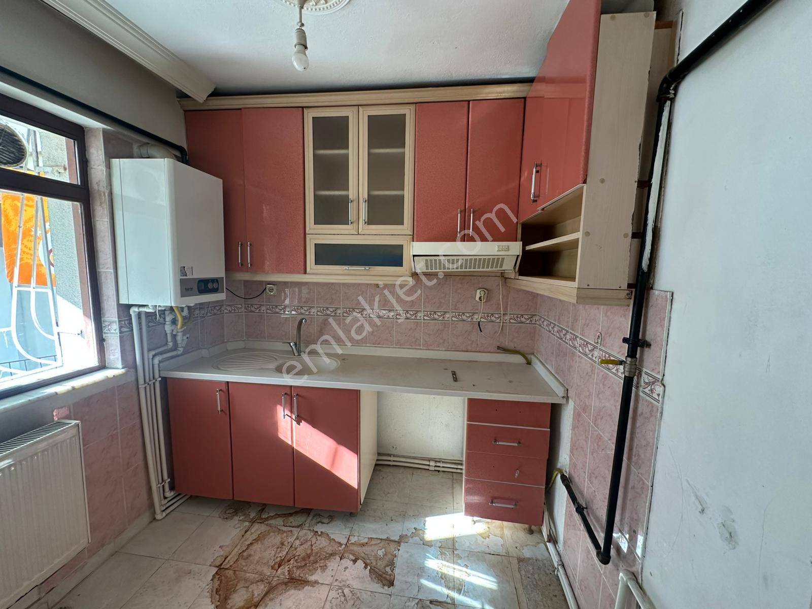 Yunus Emre Cad. Mantolamalı Bina 3+1 Bağımsız Oturuma Hazır