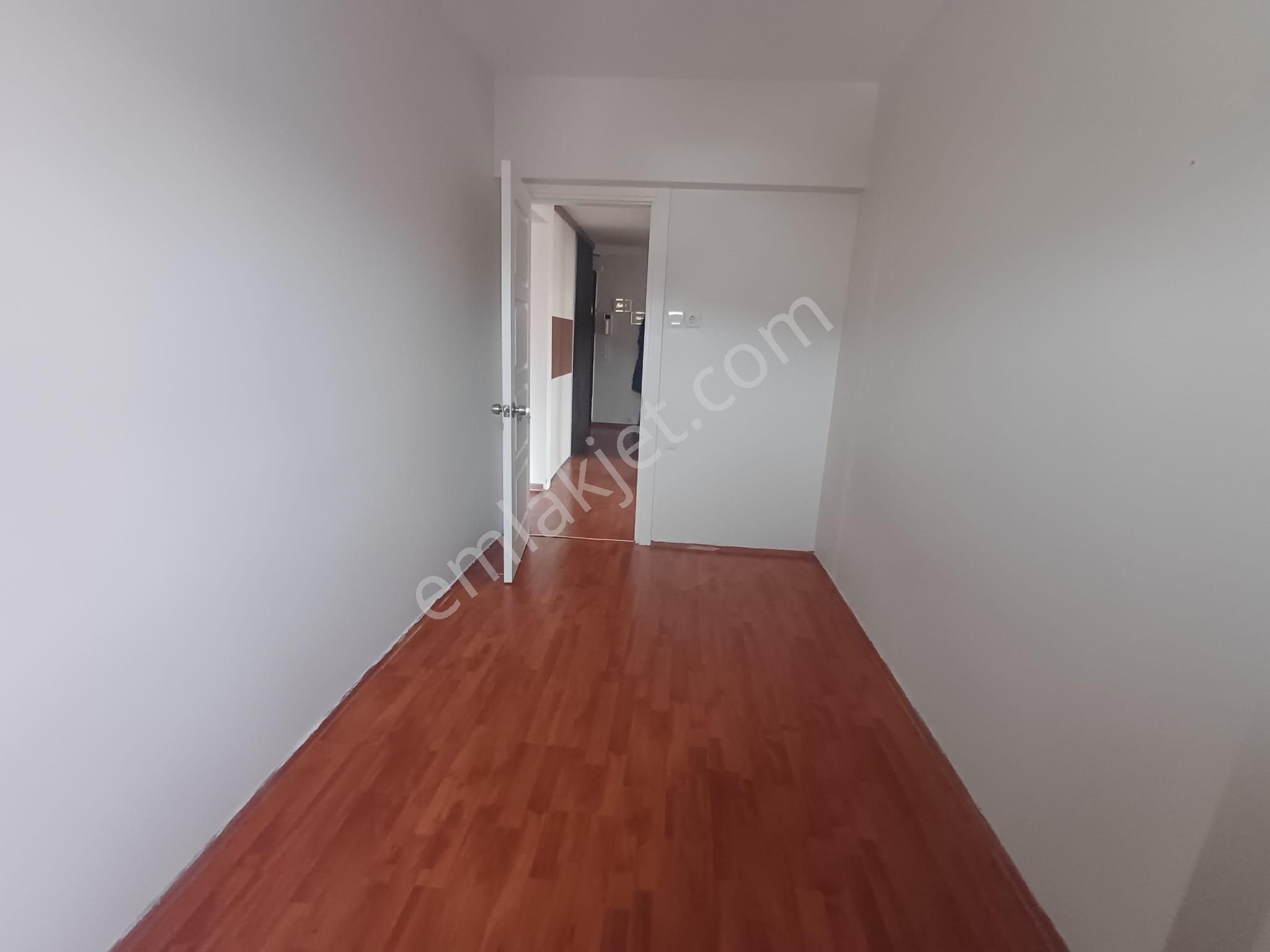 Mertcan Dan Yakakent Sitesinde Arakat 3+1 Kapalı Balkonlu Fırsat - Görsel 11