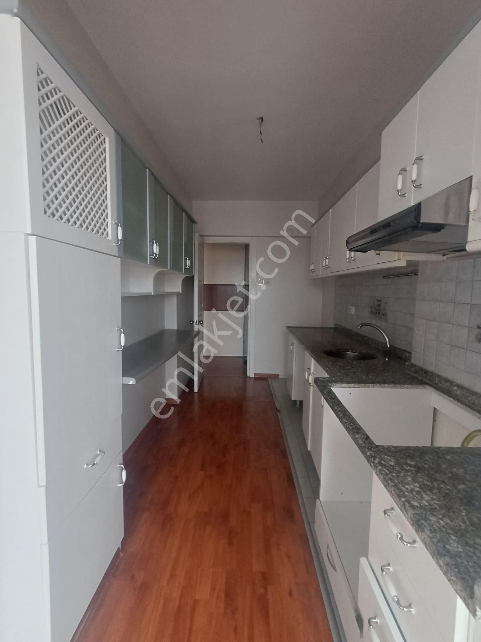 Mertcan Dan Yakakent Sitesinde Arakat 3+1 Kapalı Balkonlu Fırsat - Görsel 15