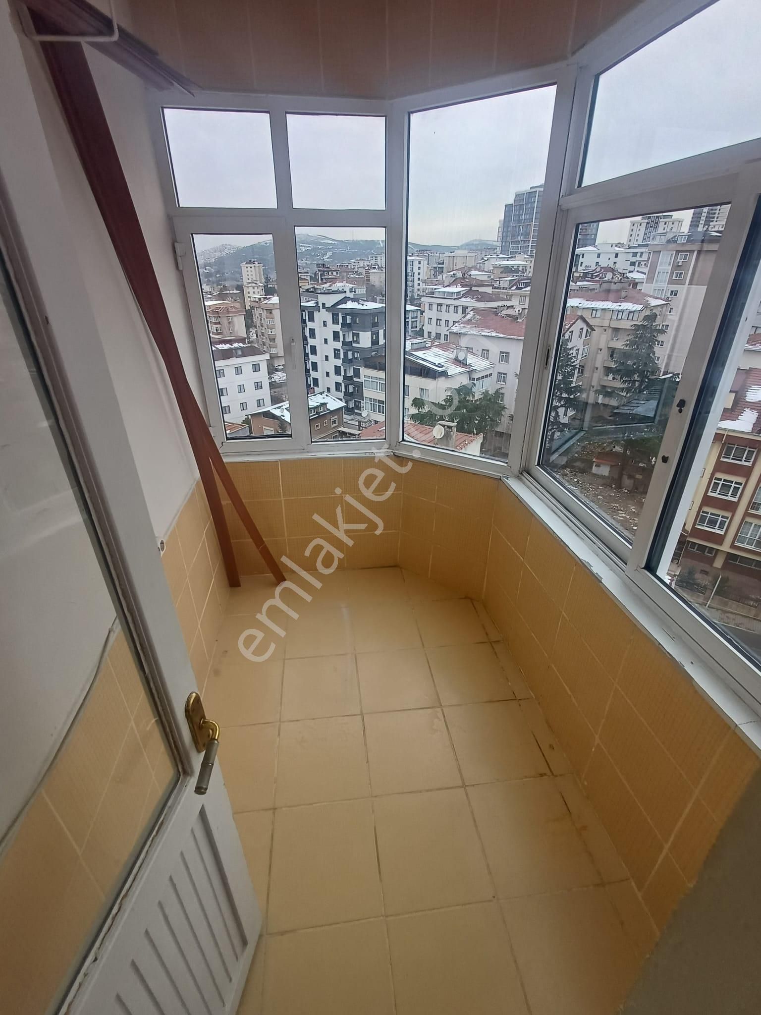 Mertcan Dan Yakakent Sitesinde Arakat 3+1 Kapalı Balkonlu Fırsat - Görsel 28