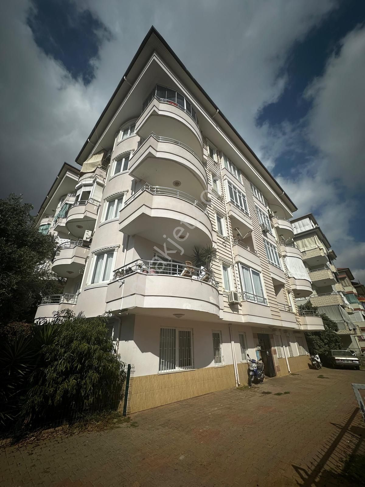 Fmk Real Estateden Satılık 2+1 Fırsat Daire !!!!!!