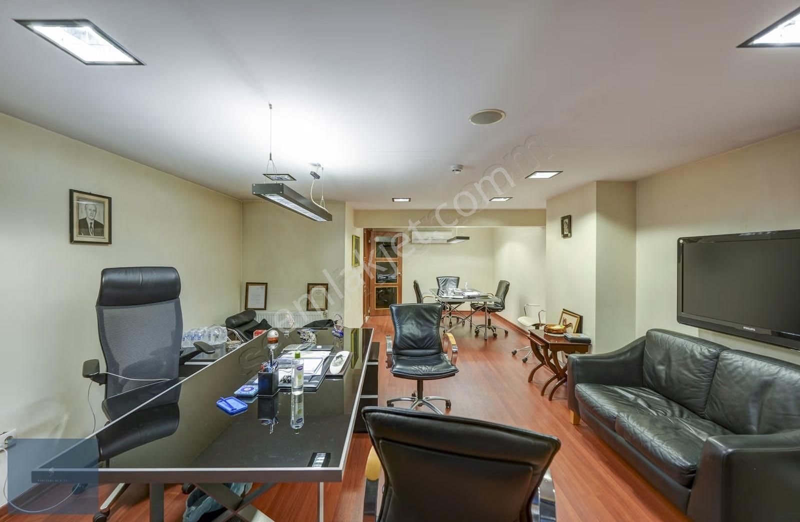 Nişantaşı'nda İşlek Noktada Kiracısız Geniş Kullanımlı Dükkan - Görsel 15