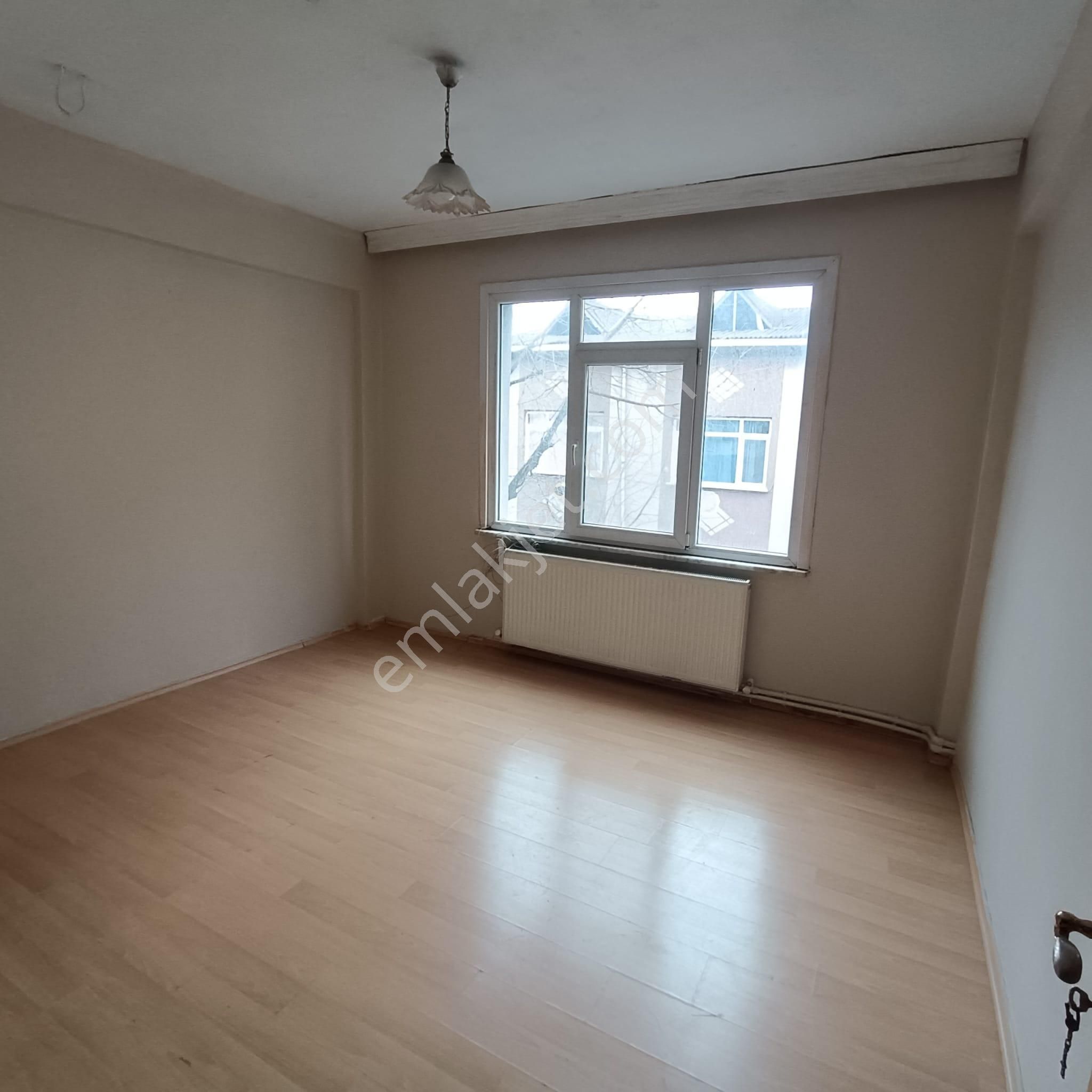 Bayrampaşa Orta Mahalle 3+1 Kat 2 Kombi Parke Çift Wc Yabancı Uyruklu İçin Uygun Değildir - Görsel 8