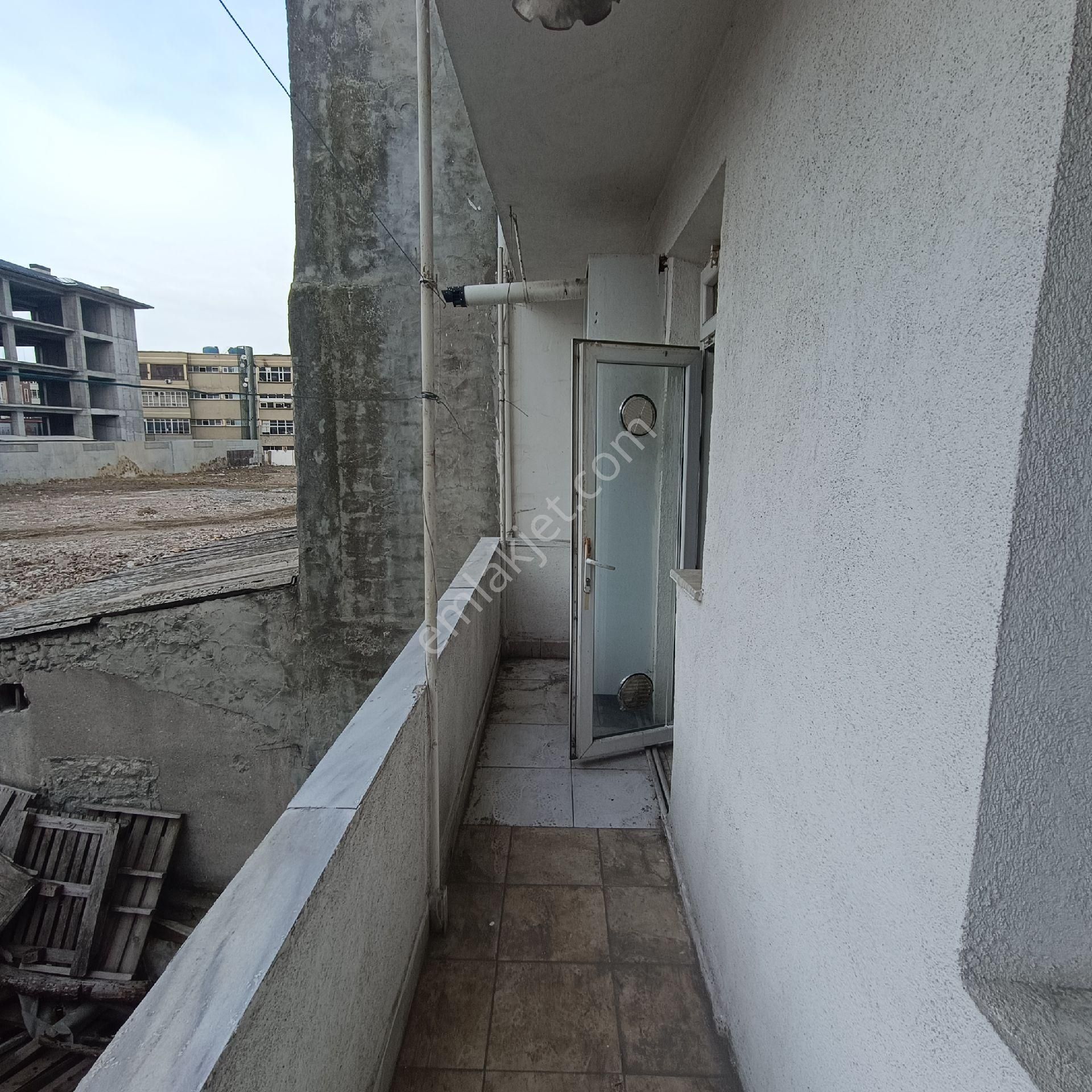 Bayrampaşa Orta Mahalle 3+1 Kat 2 Kombi Parke Çift Wc Yabancı Uyruklu İçin Uygun Değildir - Görsel 16