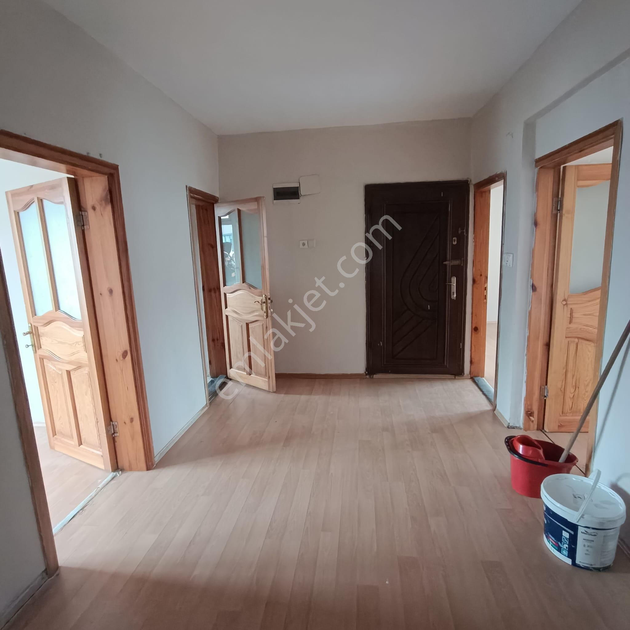 Bayrampaşa Orta Mahalle 3+1 Kat 2 Kombi Parke Çift Wc Yabancı Uyruklu İçin Uygun Değildir - Görsel 6