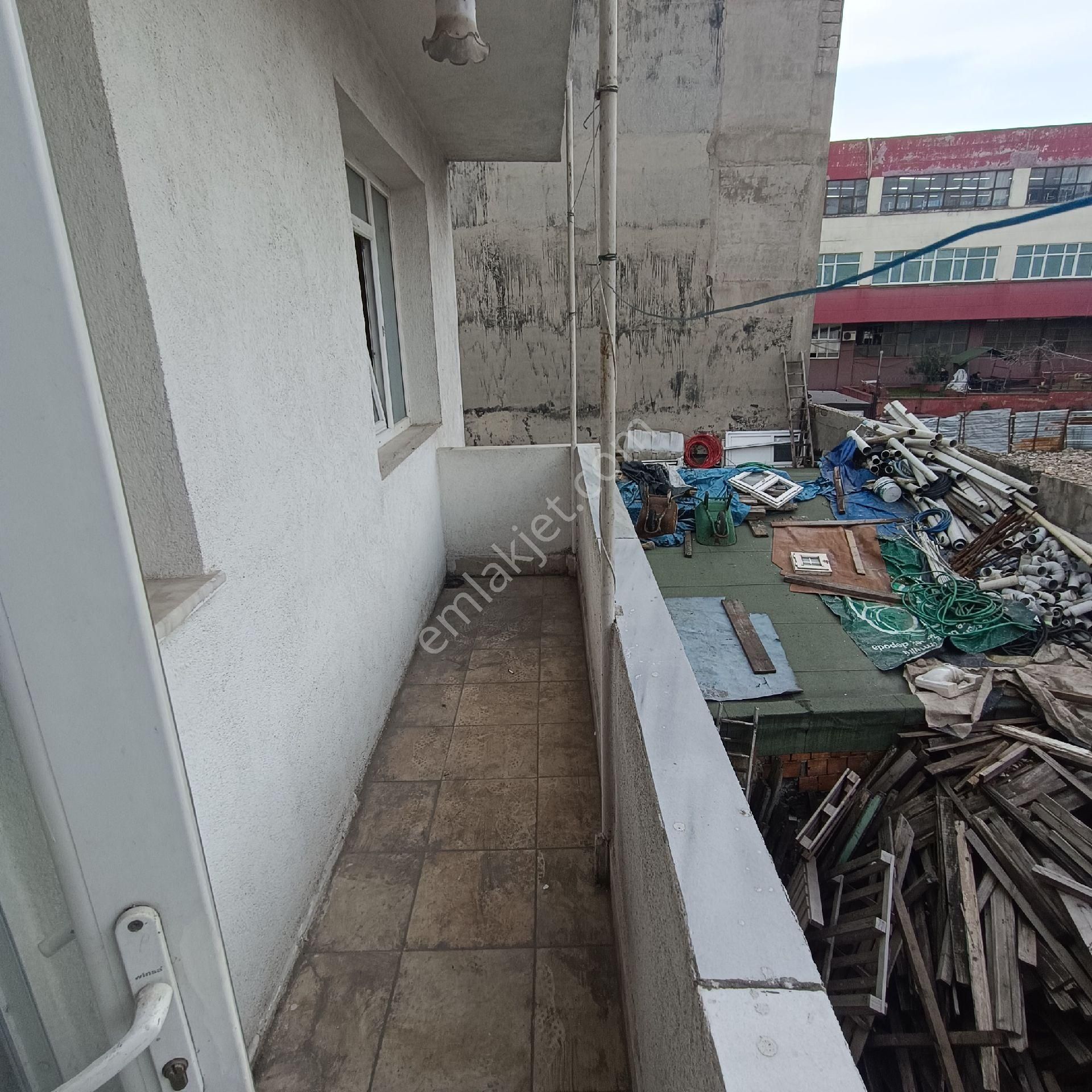 Bayrampaşa Orta Mahalle 3+1 Kat 2 Kombi Parke Çift Wc Yabancı Uyruklu İçin Uygun Değildir - Görsel 15