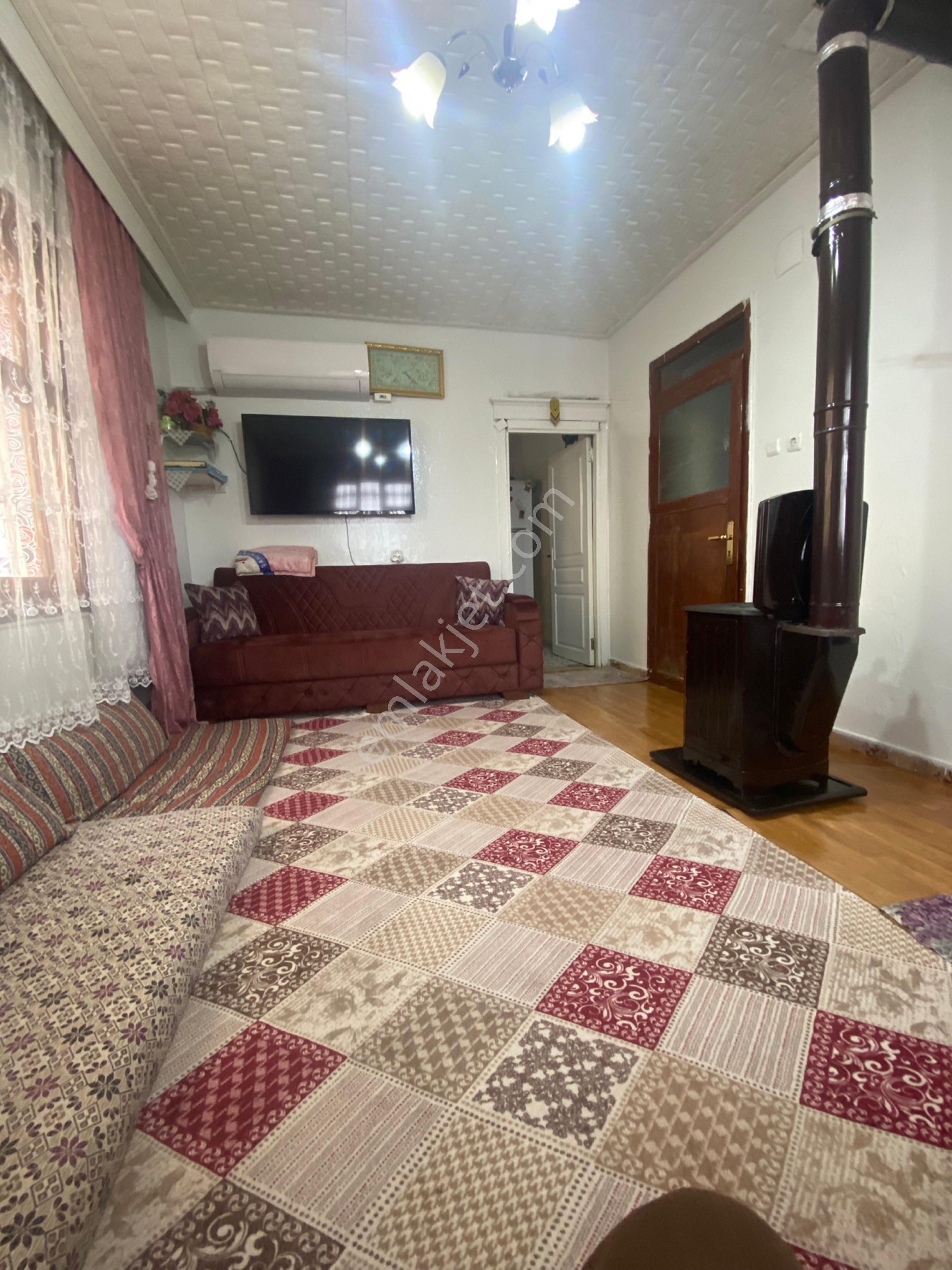 Cumhuriyet De 80m 2 Katlı, Geniş 2 Şer Odalı,bahçeli, Köşebaşı, Temşz Ev - Görsel 17