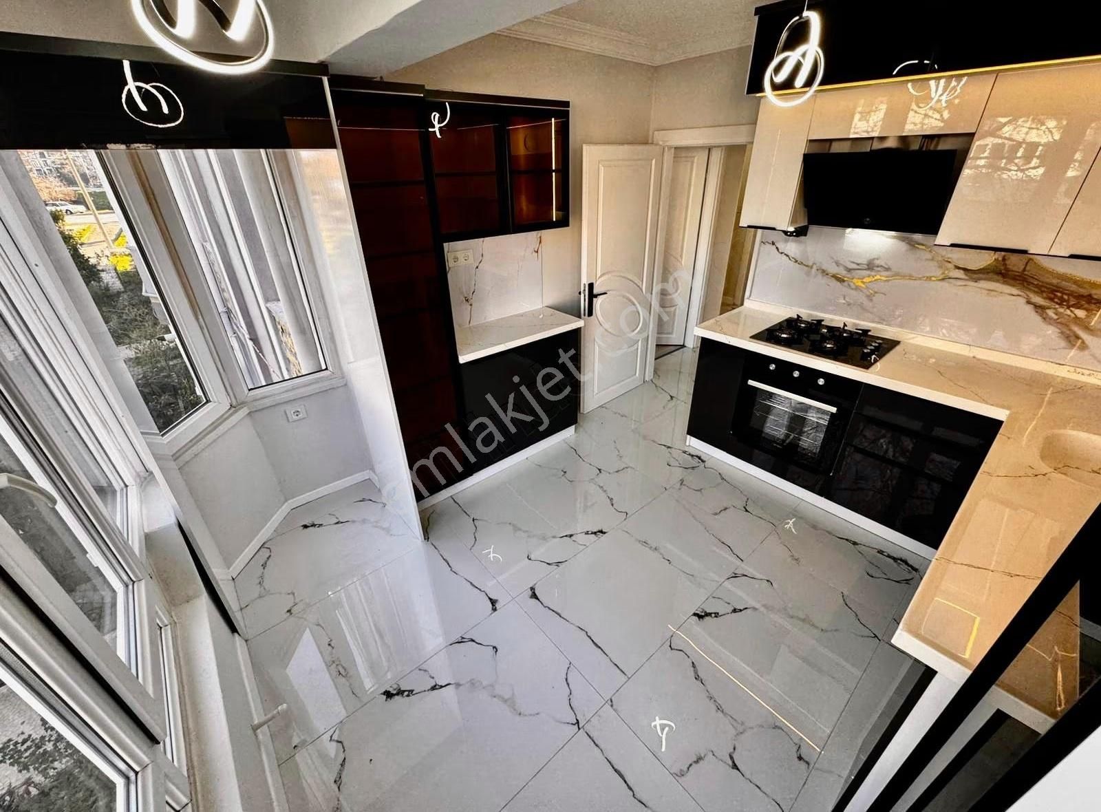 ▓zeytinli Gayrimenkul'den Lüks Yaşam Başlıyor & Ön Cephe 2+1 - Görsel 10