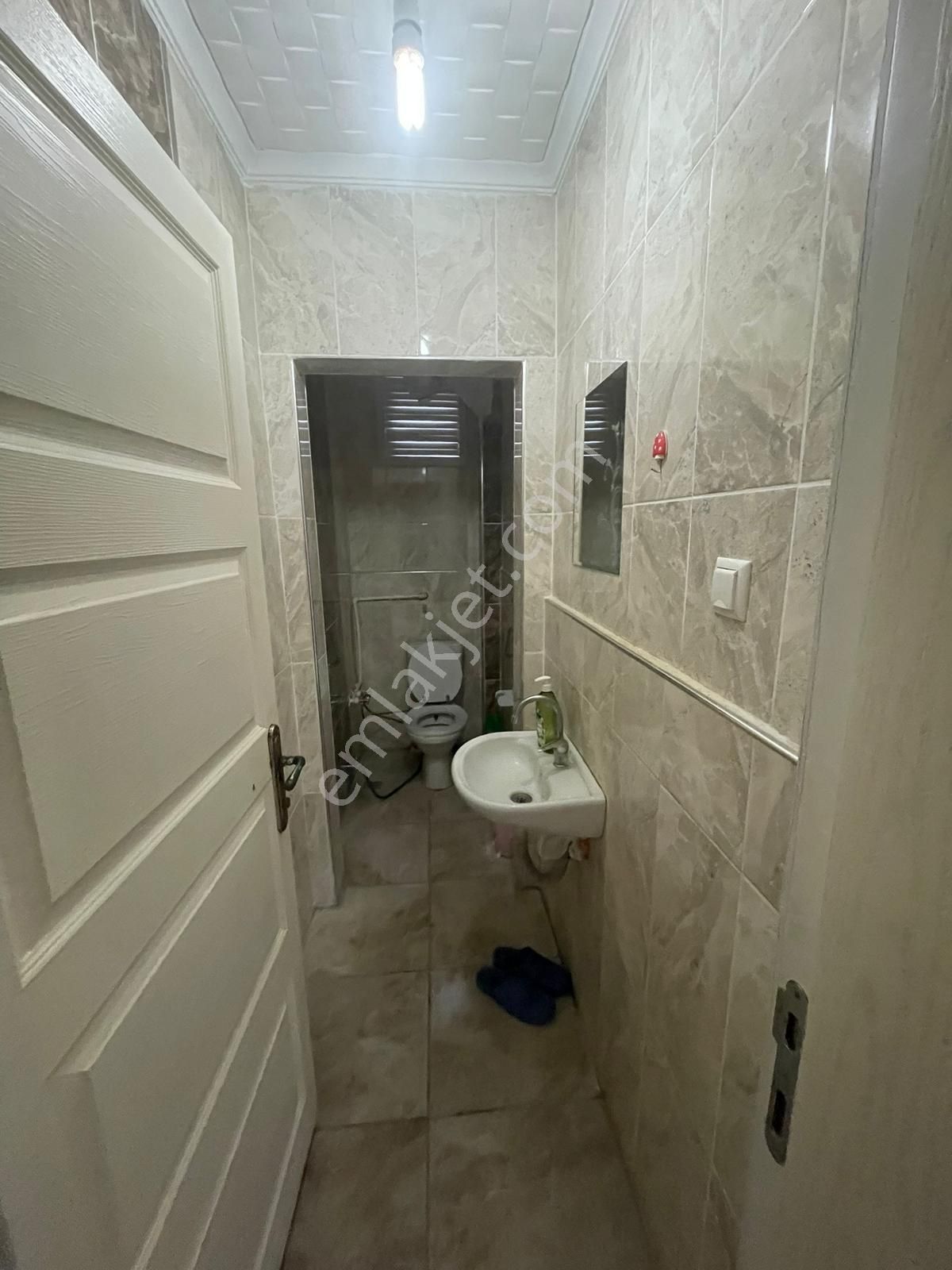 Afyon Üçok Emlaktan Kanlıca Mah Satılık Arakat 2+1 Temiz Bakımlı Daire - Görsel 14