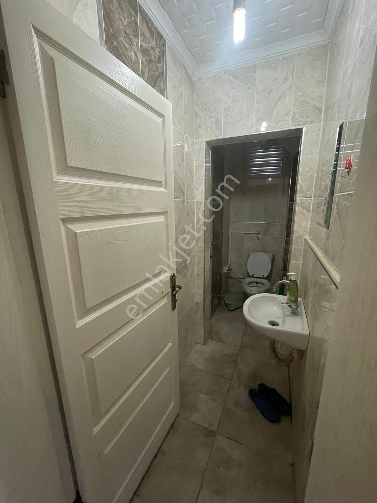 Afyon Üçok Emlaktan Kanlıca Mah Satılık Arakat 2+1 Temiz Bakımlı Daire - Görsel 13