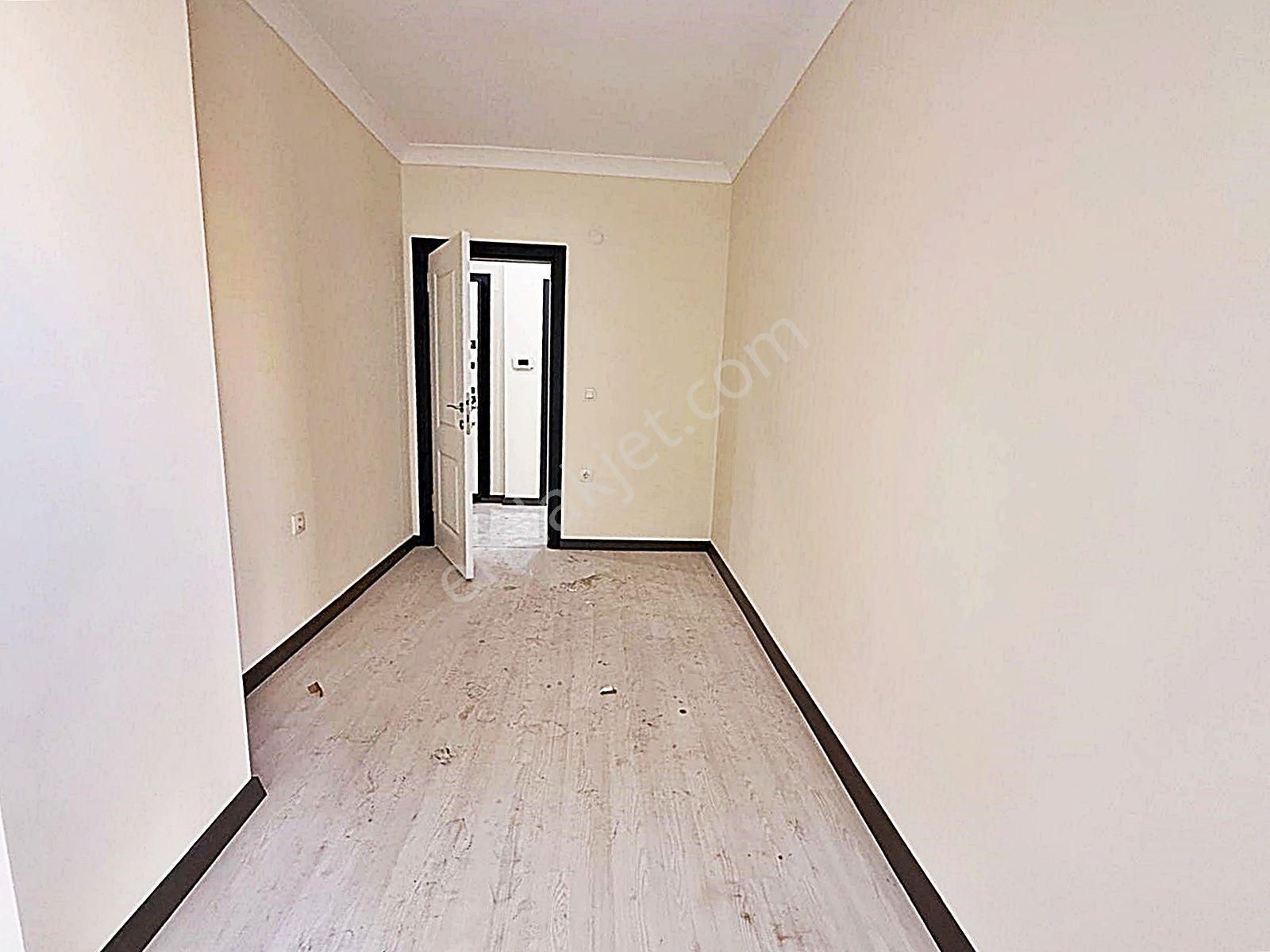 Beylikdüzü Yakuplu Mahallesinde Her Odası Güneş Alan Geniş Metrekare 3+1 Daire - Görsel 18