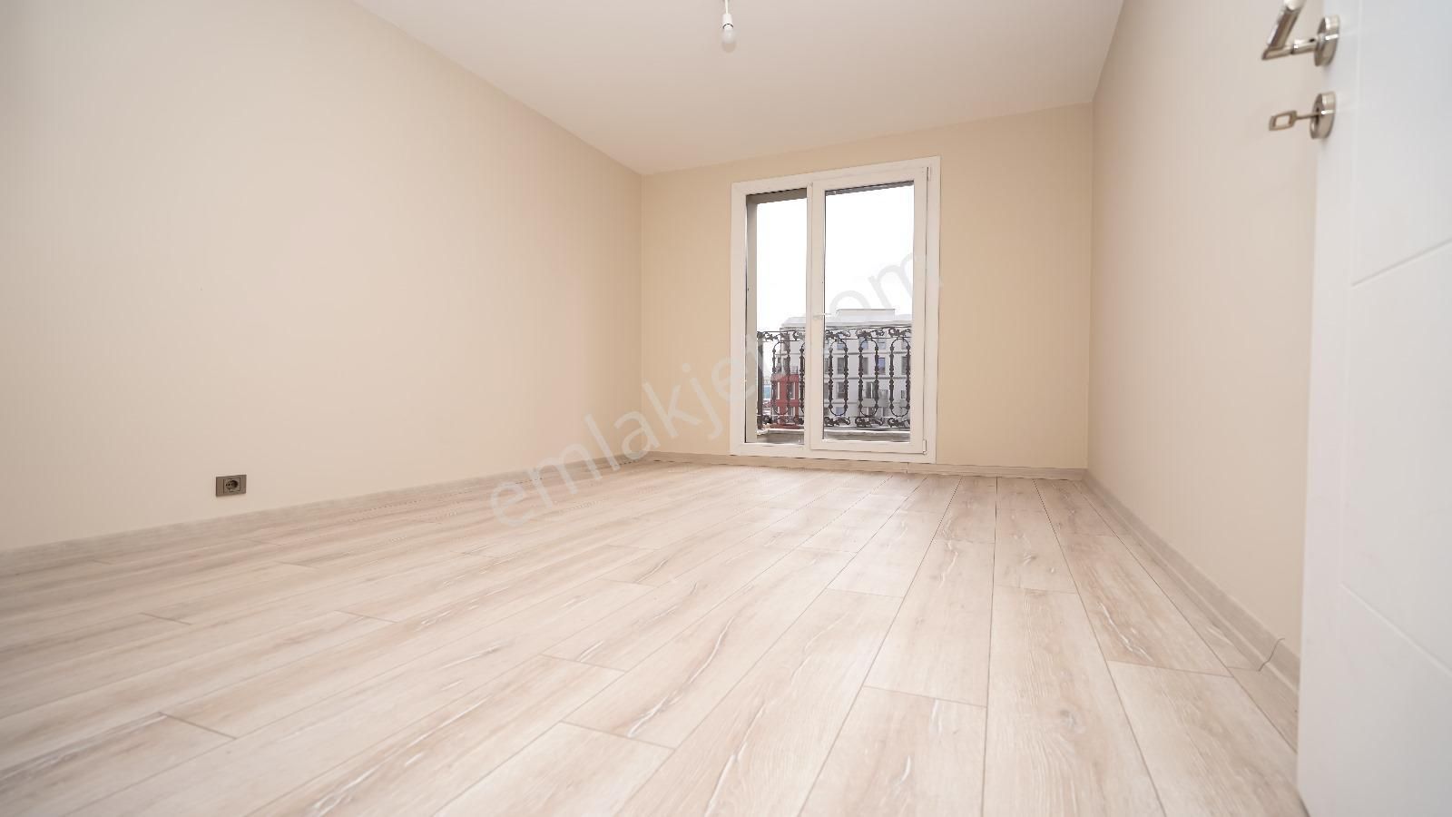 Esenyurt Ardıçlı Mahallesinde Modern Site İçerisinde Arakat 1+1 Daire - Görsel 18