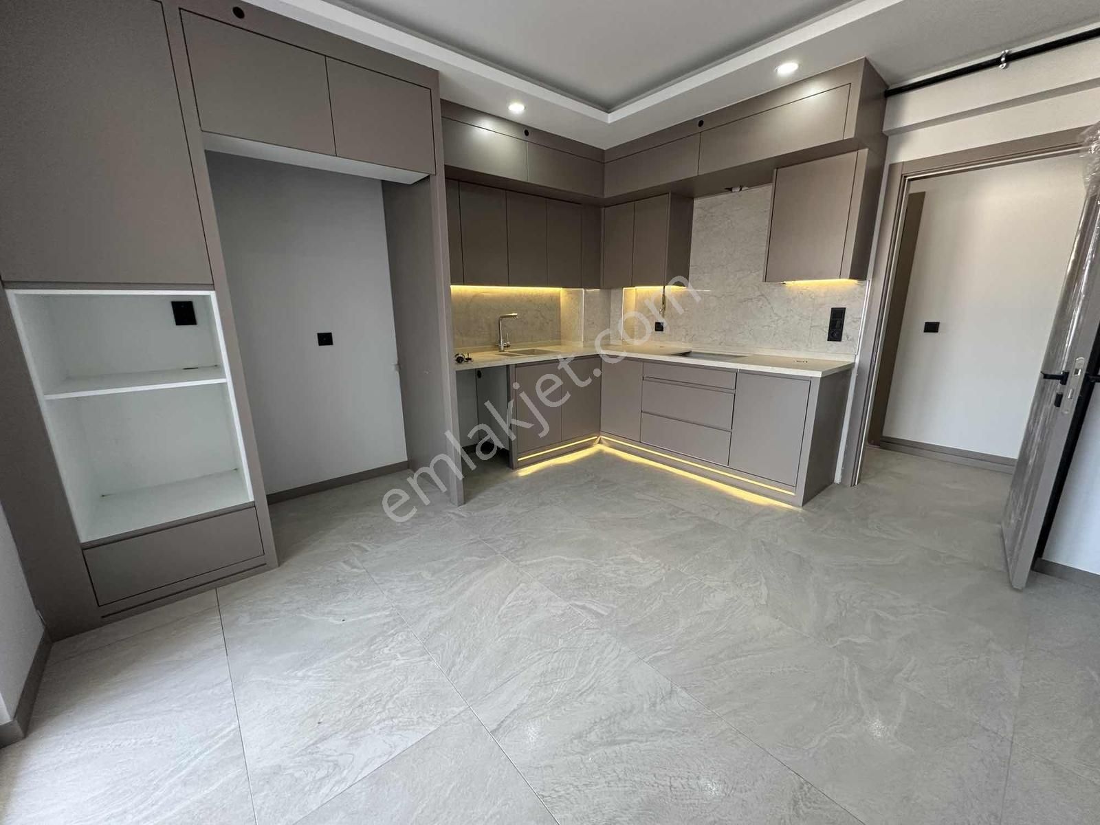 Şemikler'de Lüks 3+1 Ebeveyn Banyolu Daireler (takasa Açık) - Görsel 17