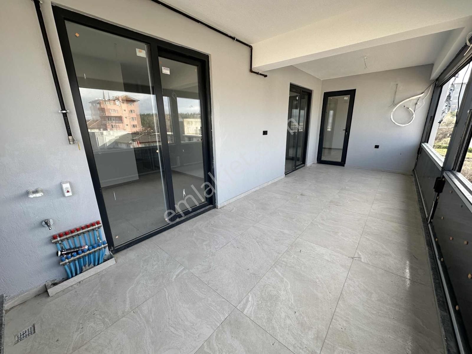 Şemikler'de Lüks 3+1 Ebeveyn Banyolu Daireler (takasa Açık) - Görsel 24