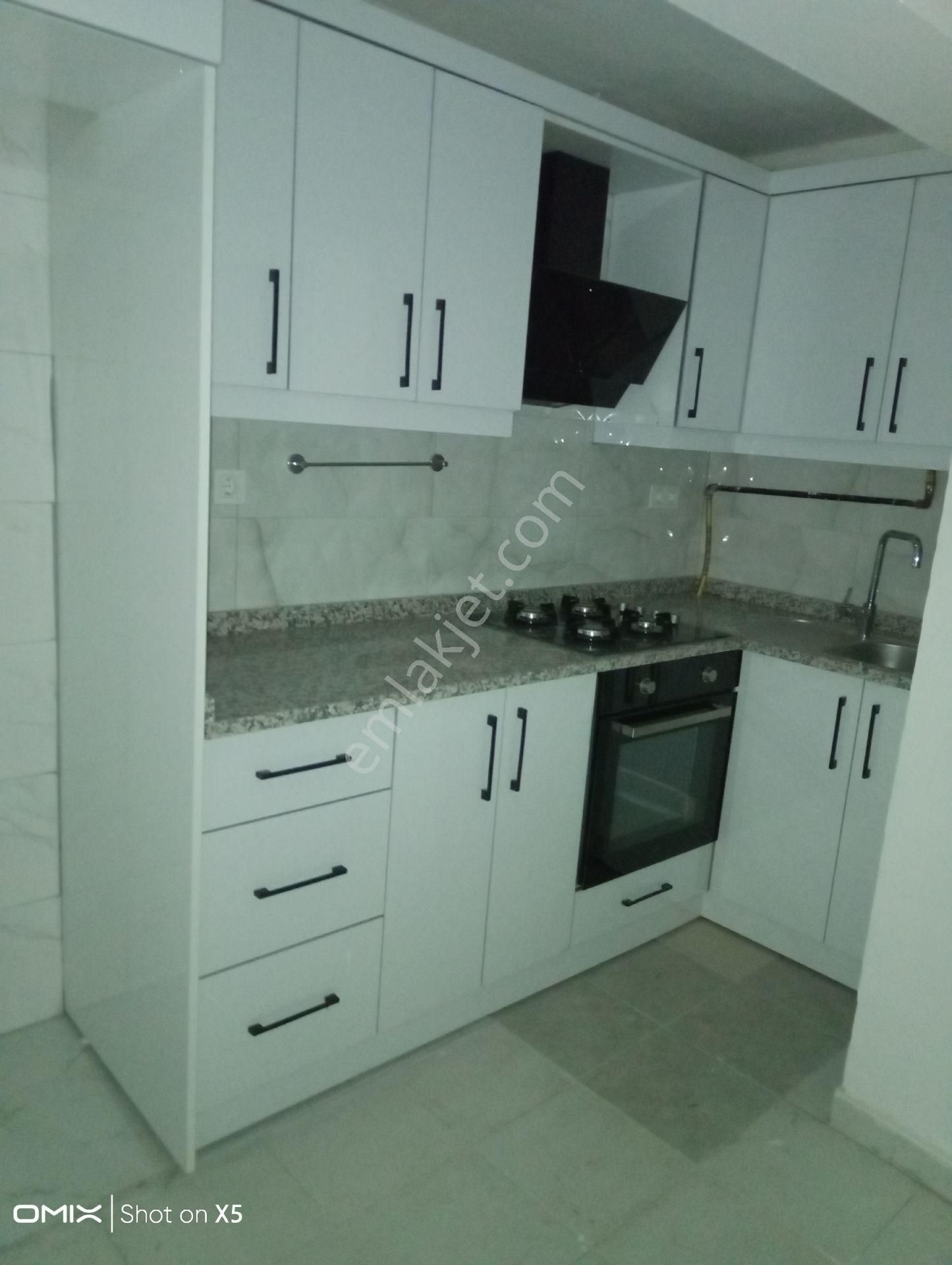 Artenew Emlak'tan Bornova Merkezde Kiralık