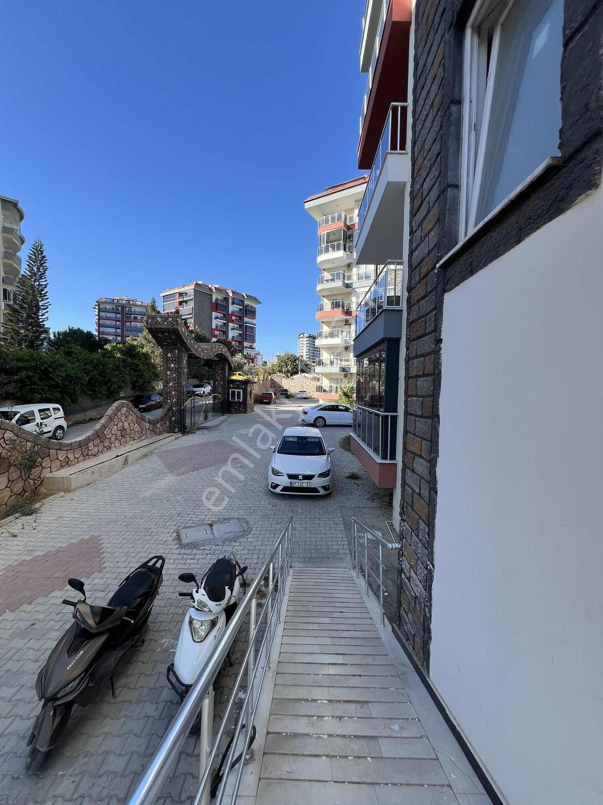 Avsallarda Ayrı Mutfak Geniş Satılık Daire 2+1 - Görsel 4