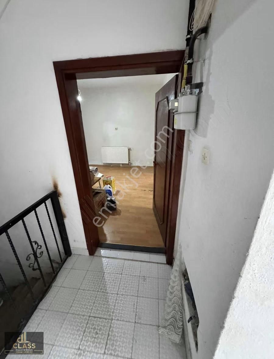 Class Emlaktan Çınarlı Mahllesinde Kiralık 2+1 Daire - Görsel 10