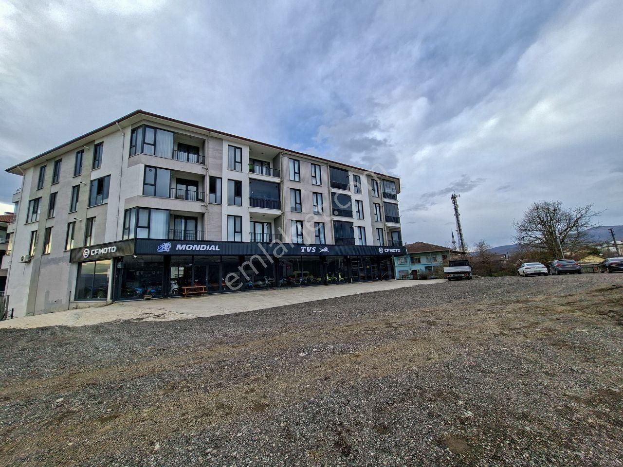 Hak Emlaktan Üniversitede Cadde Cepheli Satılık 1+1 Eşyalı Daire - Görsel 17