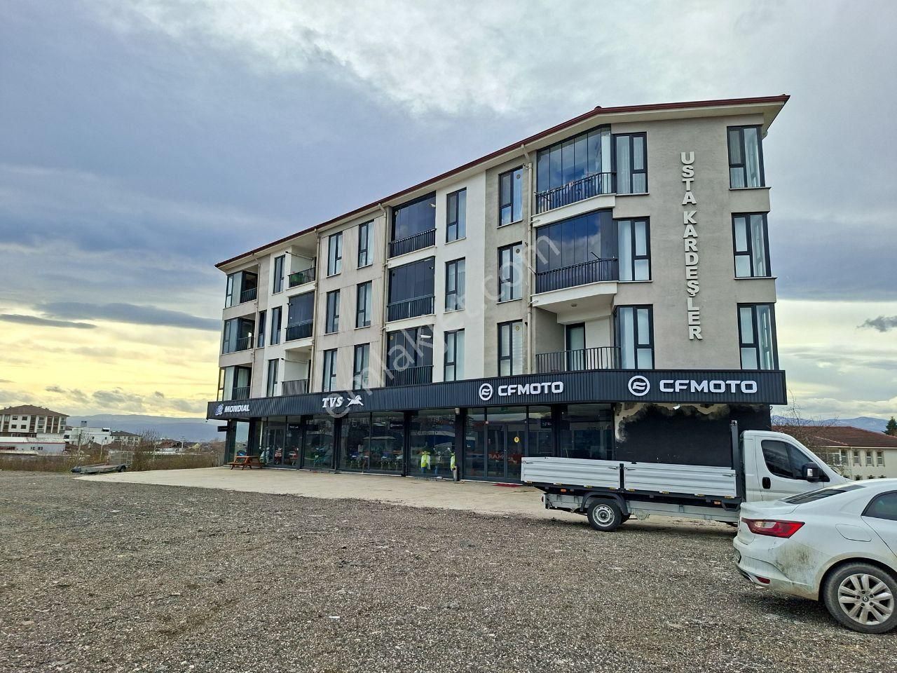 Hak Emlaktan Üniversitede Cadde Cepheli Satılık 1+1 Eşyalı Daire - Görsel 13