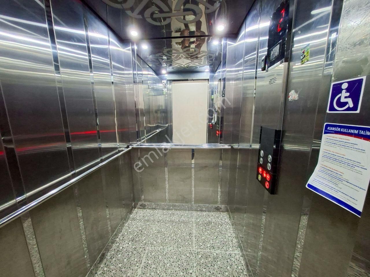 Hak Emlaktan Üniversitede Cadde Cepheli Satılık 1+1 Eşyalı Daire - Görsel 11