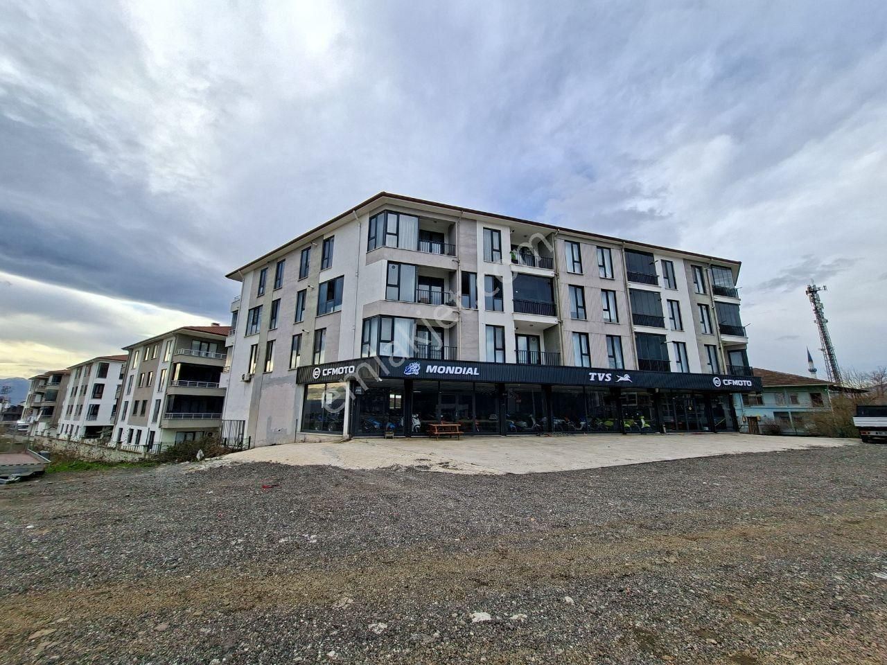 Hak Emlaktan Üniversitede Cadde Cepheli Satılık 1+1 Eşyalı Daire - Görsel 15