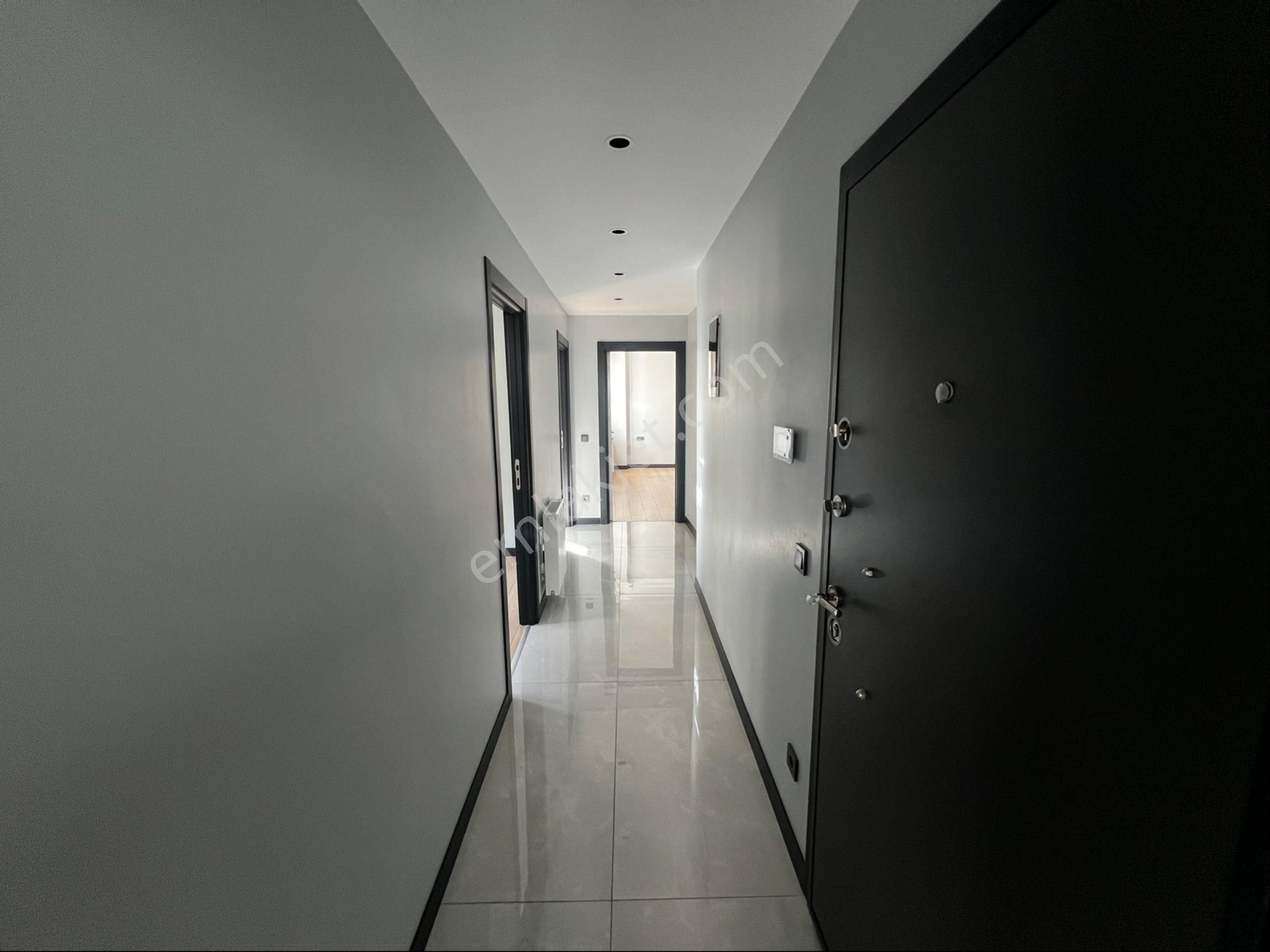 Naz Emlaktan Yeni Binada Asansörlü 3+1 Kiralık Daire - Görsel 10