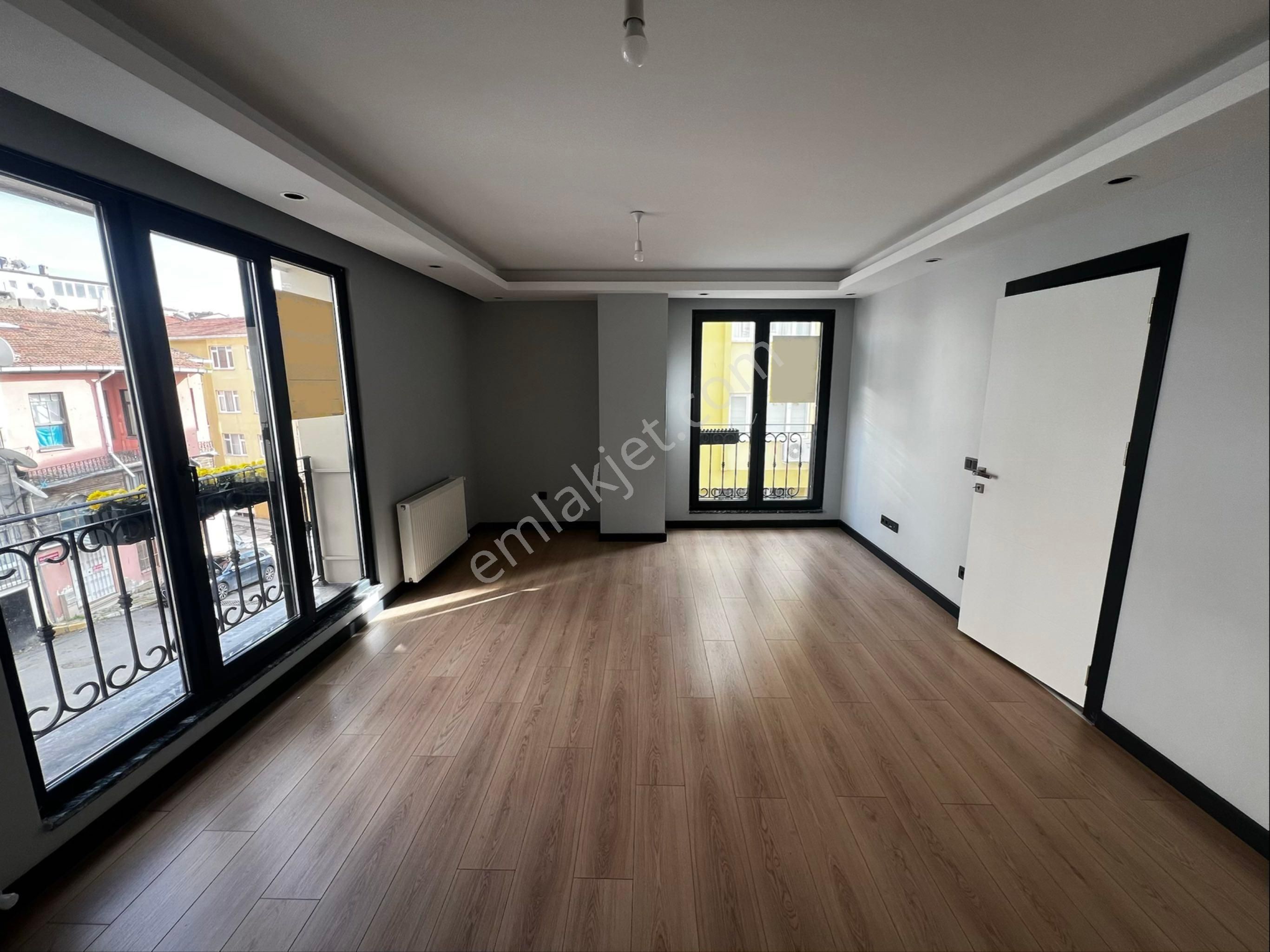 Naz Emlaktan Yeni Binada Asansörlü 3+1 Kiralık Daire