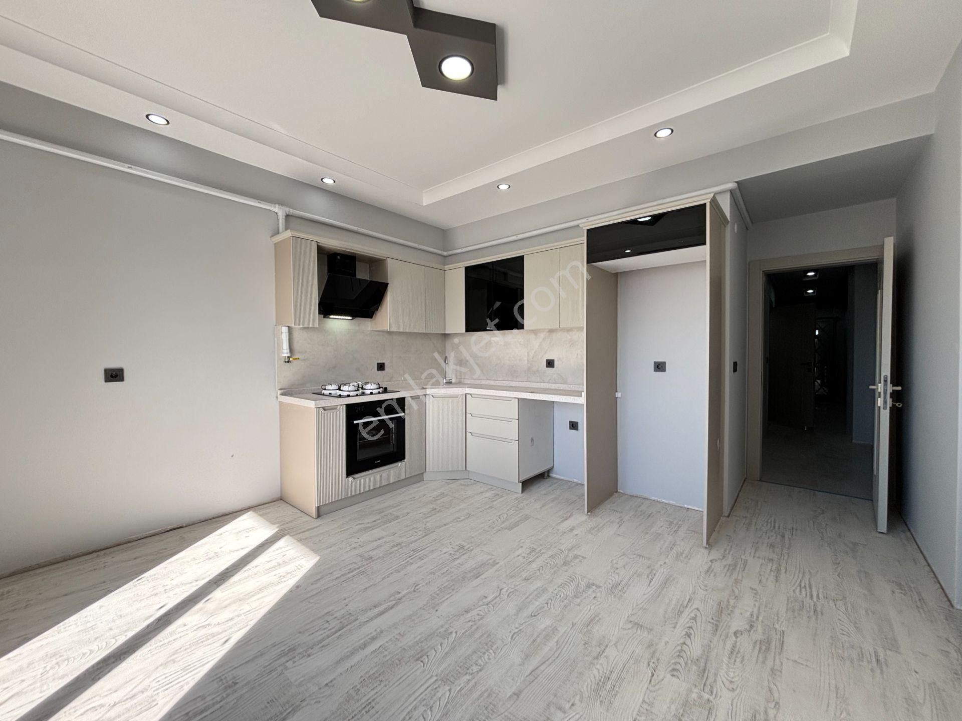 Mera Emlaktan Gazicelal Mah. 2+1 120m2 Ultralüks Dubleks Daire