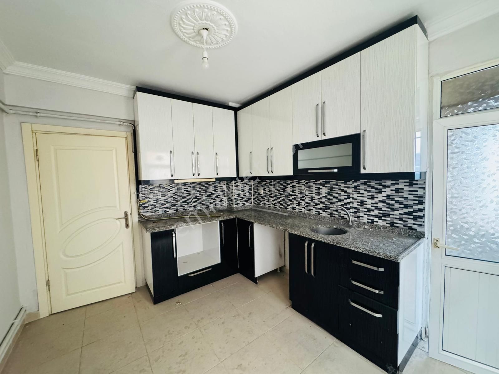 Çerkezköy*** Belediye Meydanın'da/ Acil Satılık / Öncephe Kombili 3+1 - Görsel 4